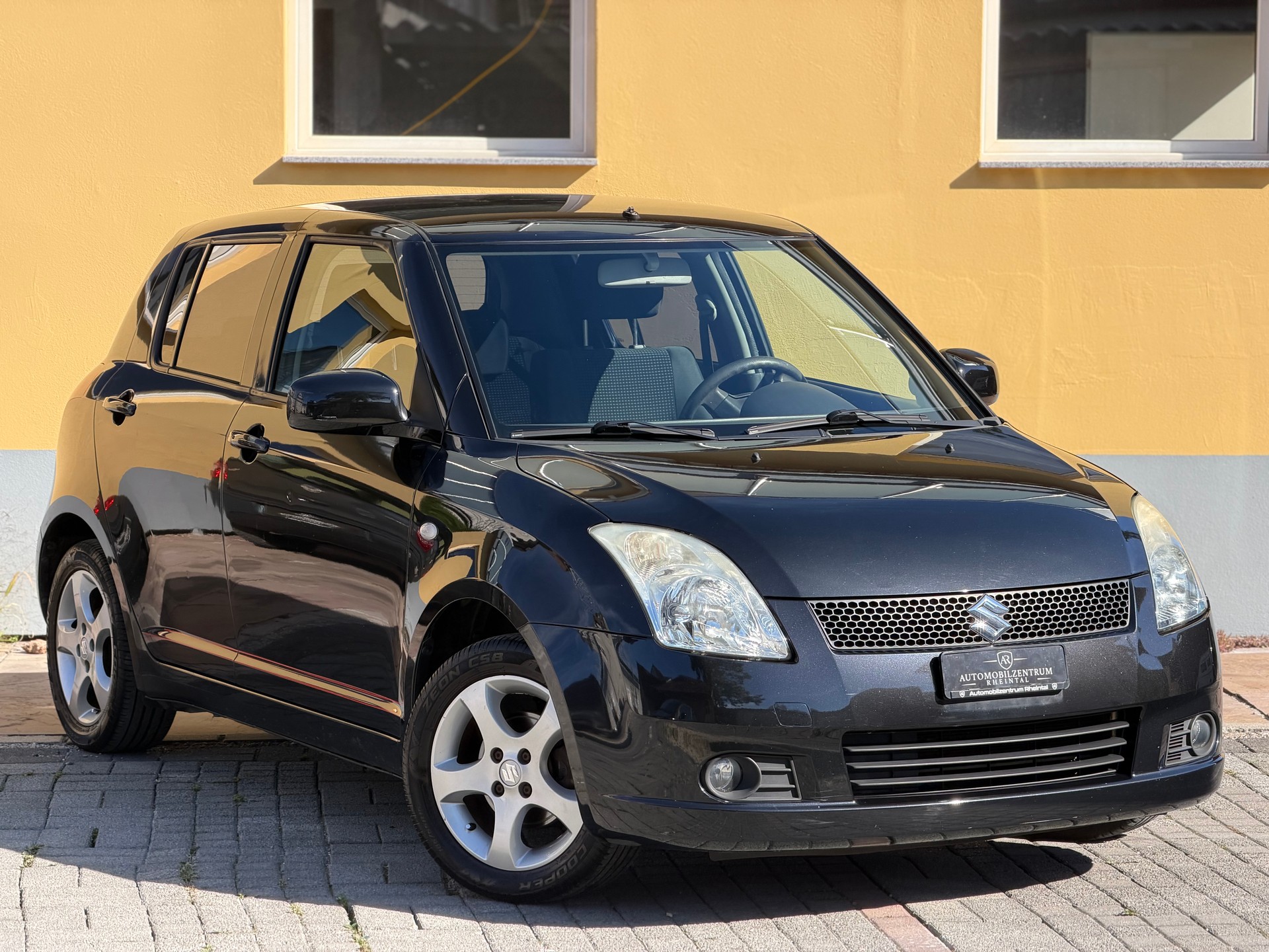 SUZUKI Swift 1.3i 16V GL Top-showroom-element-2