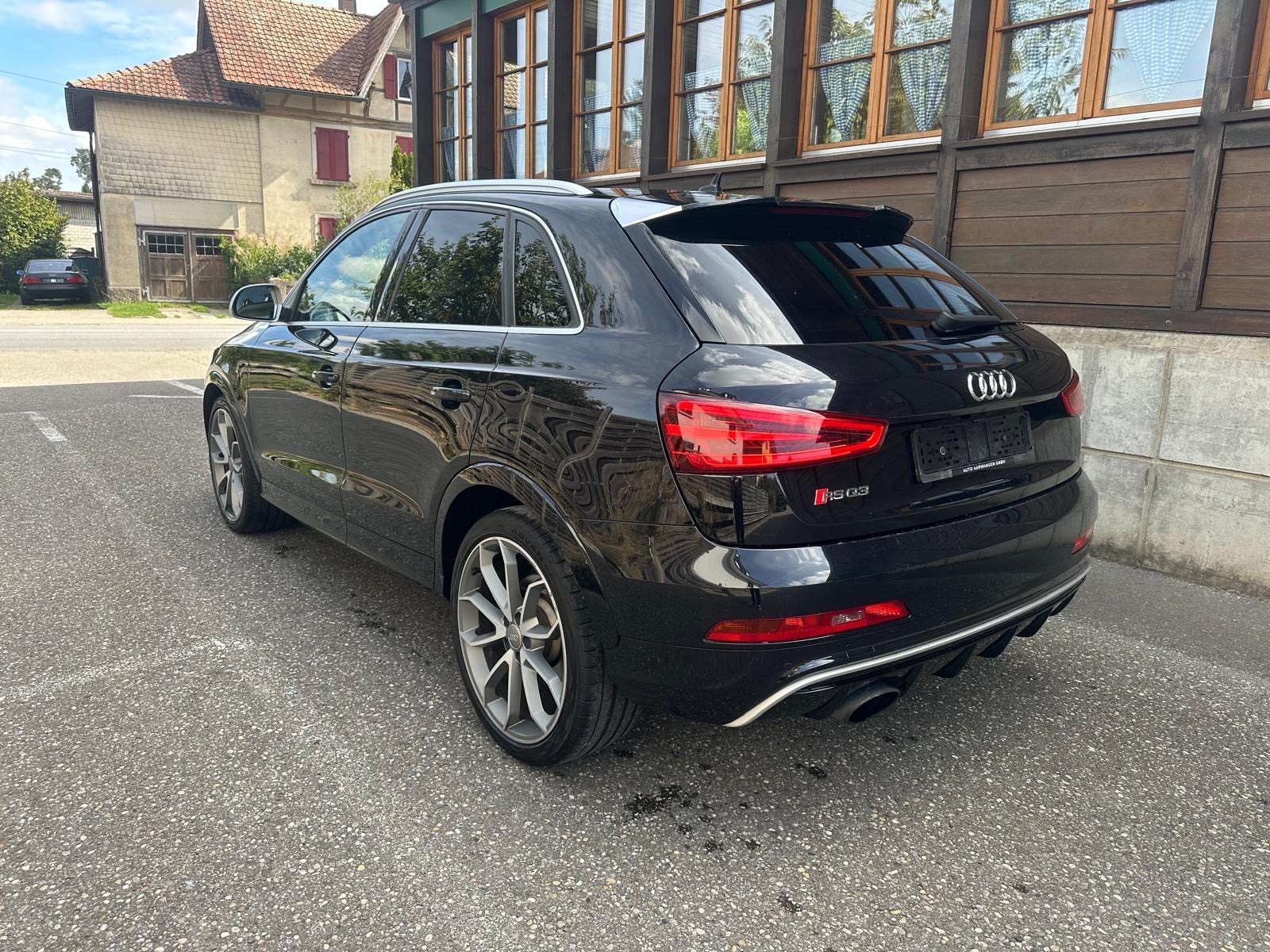 AUDI RS Q3 2.5 TFSI quattro S-tronic-showroom-element-2