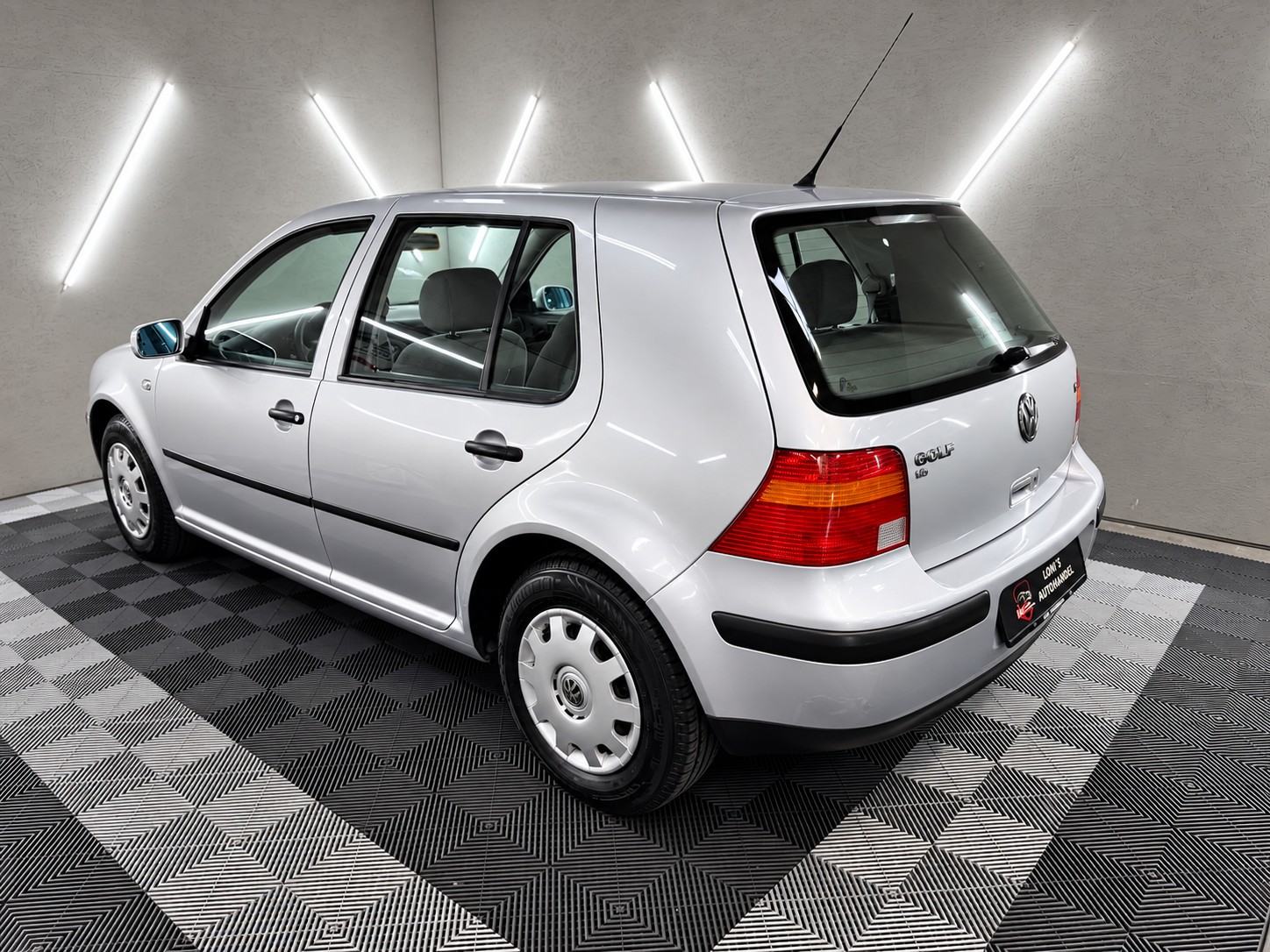 VW Golf 1.6 16V-image-4