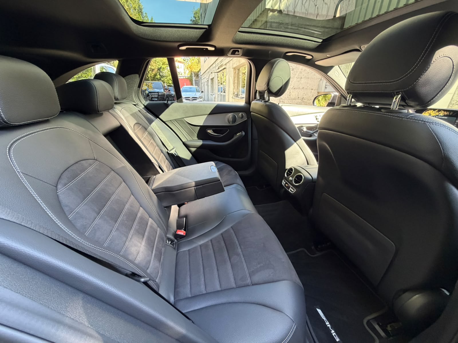 MERCEDES-BENZ C 200 Swiss Star AMG Line 4M 9G-Tronic-image-28