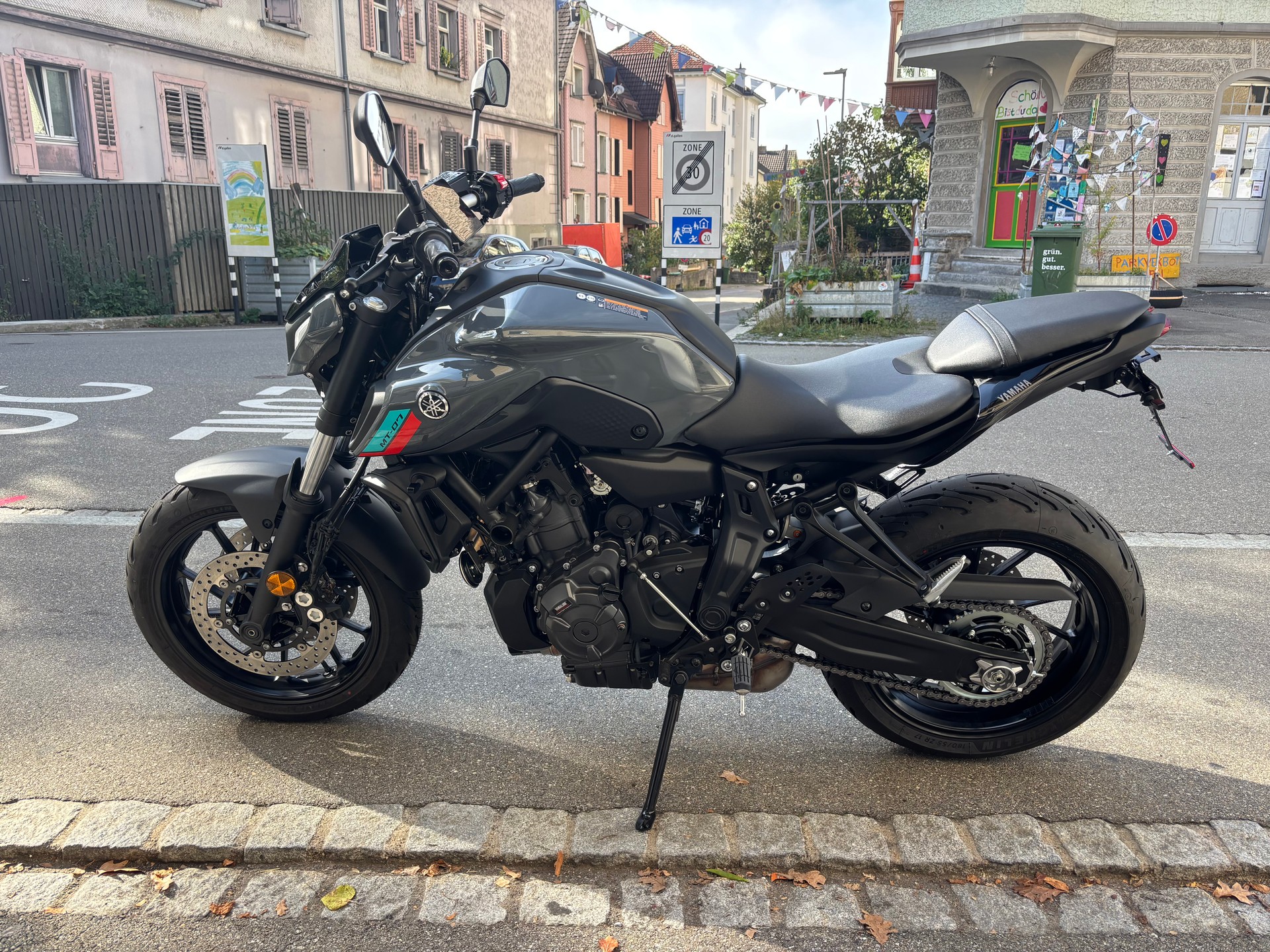 YAMAHA MT-07 Dark Edition-image-3