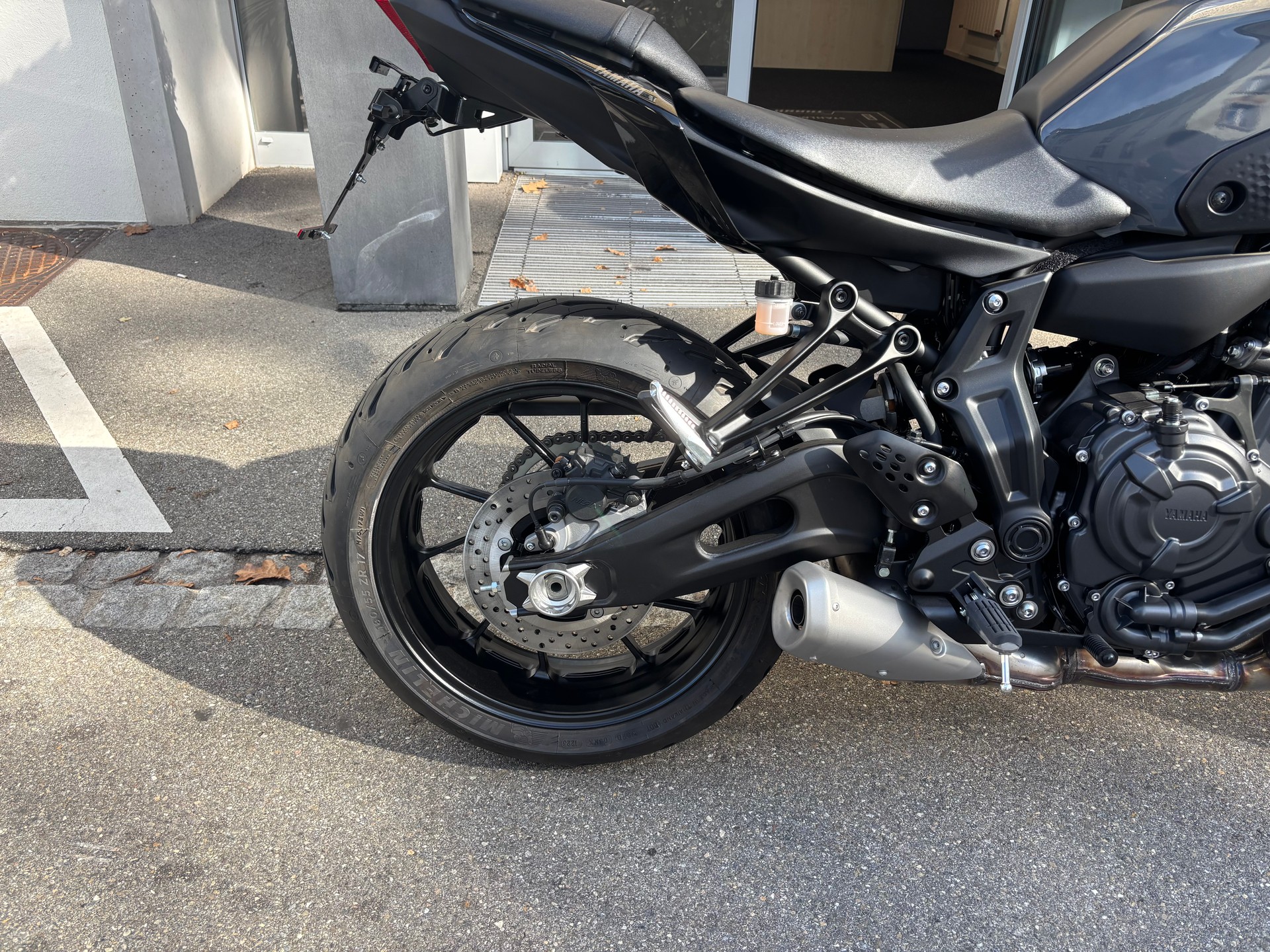YAMAHA MT-07 Dark Edition-image-4