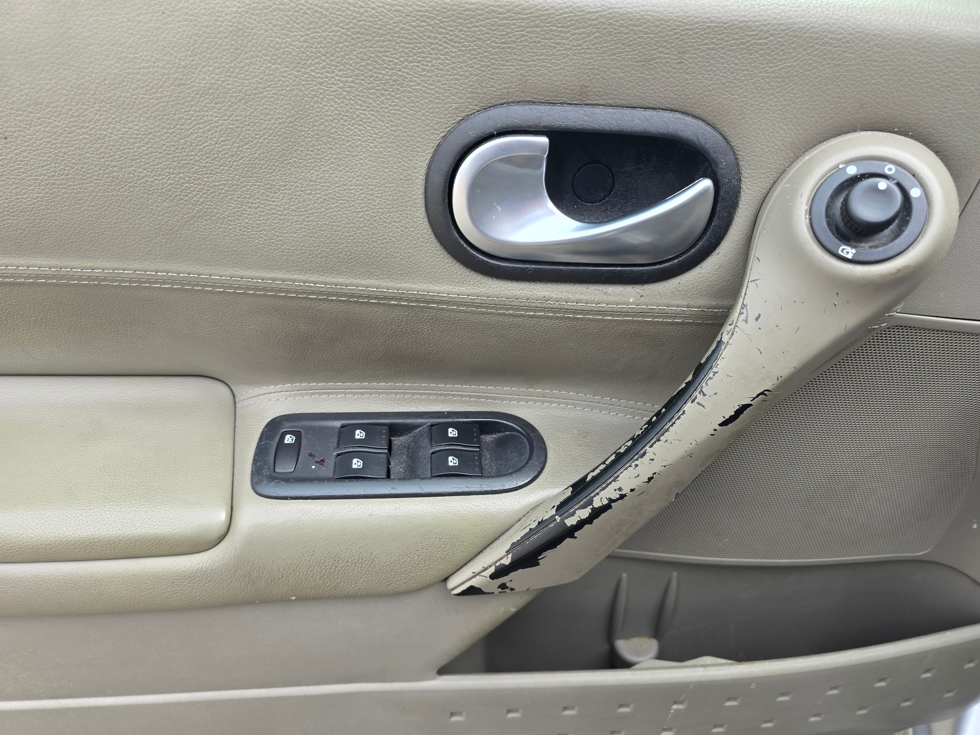 RENAULT Mégane C-C 2.0 16V Automat-image-20