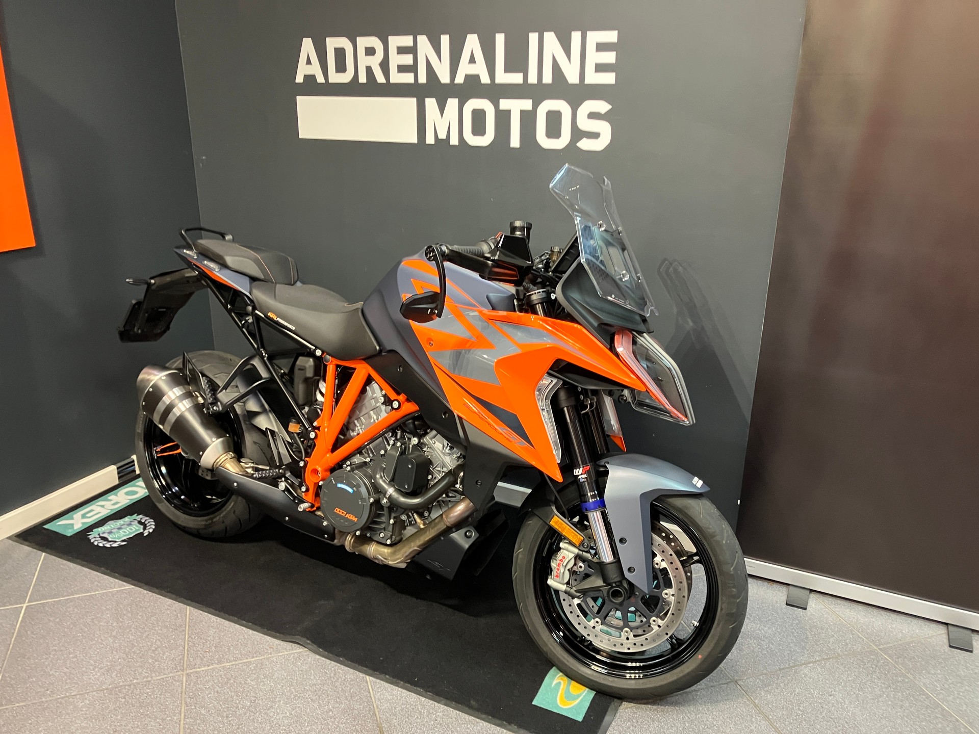 KTM 1290 Super Duke GT-image-1