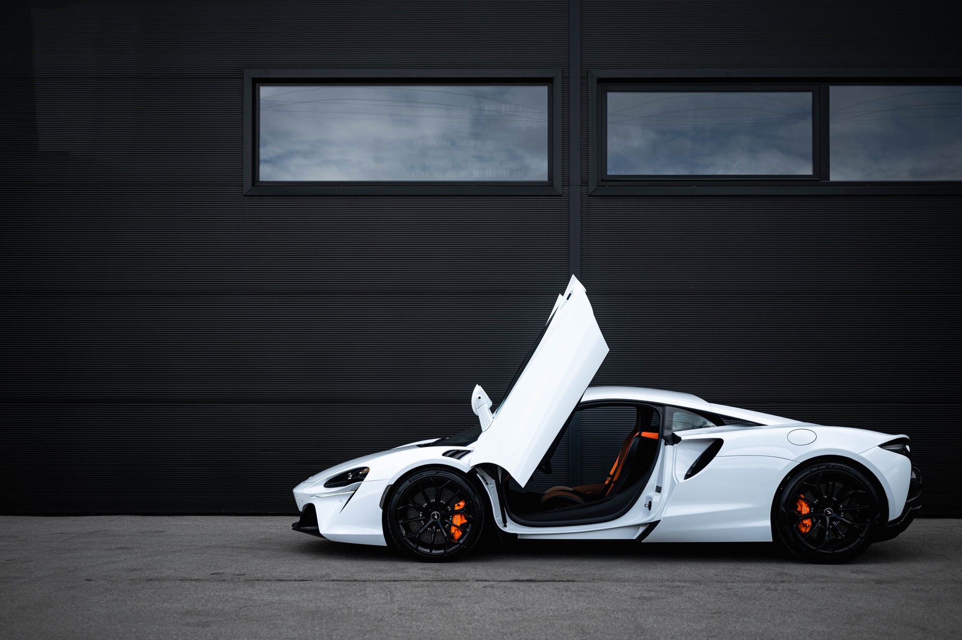 McLAREN ARTURA 3.0 V6 TechLux-image-1