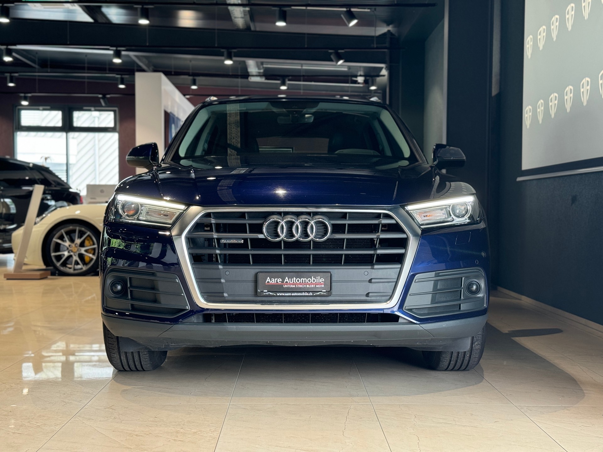 AUDI Q5 40 TDI sport quattro S-tronic-showroom-element-1