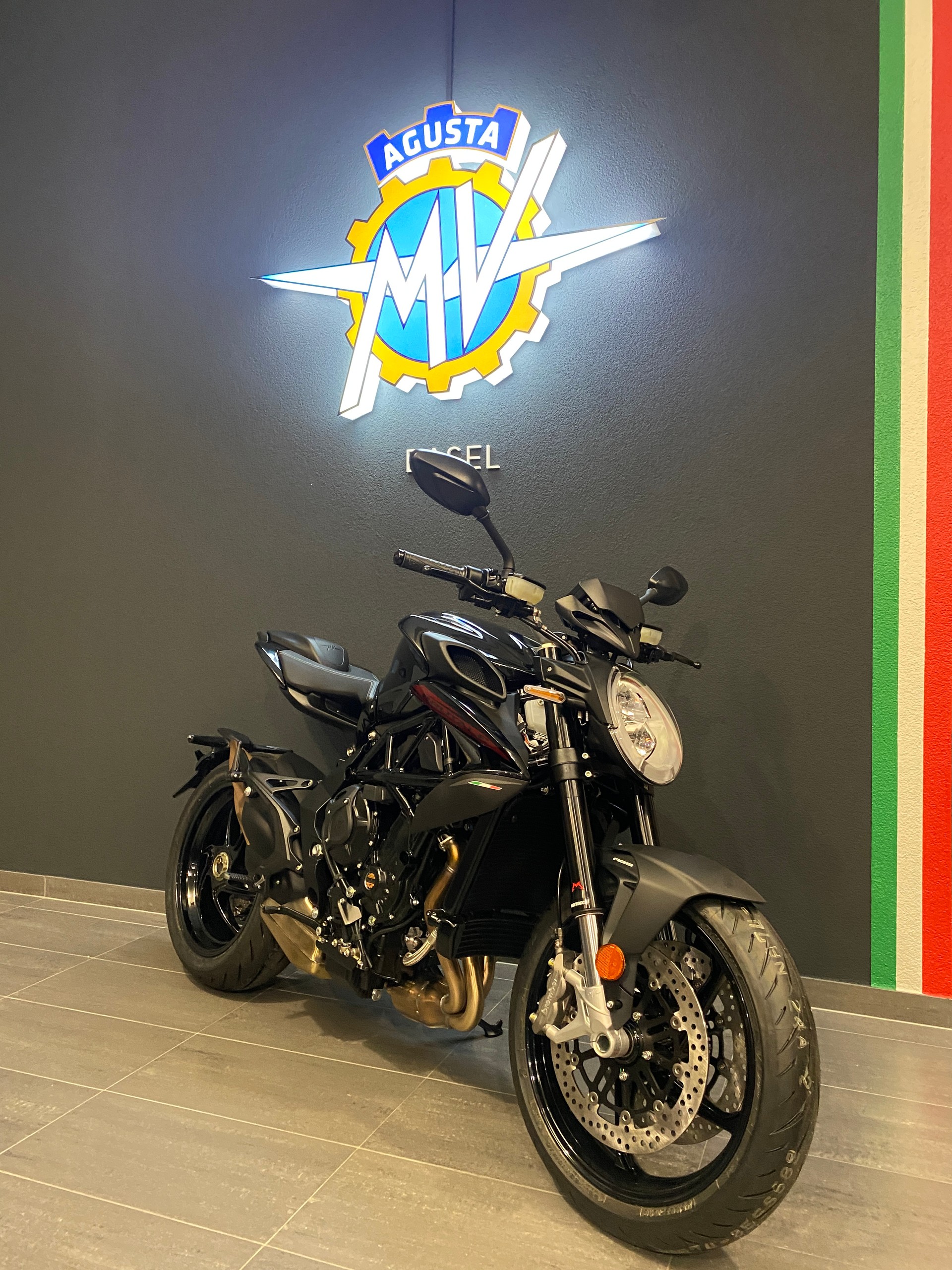 MV AGUSTA B3 Brutale 800 R-image-1