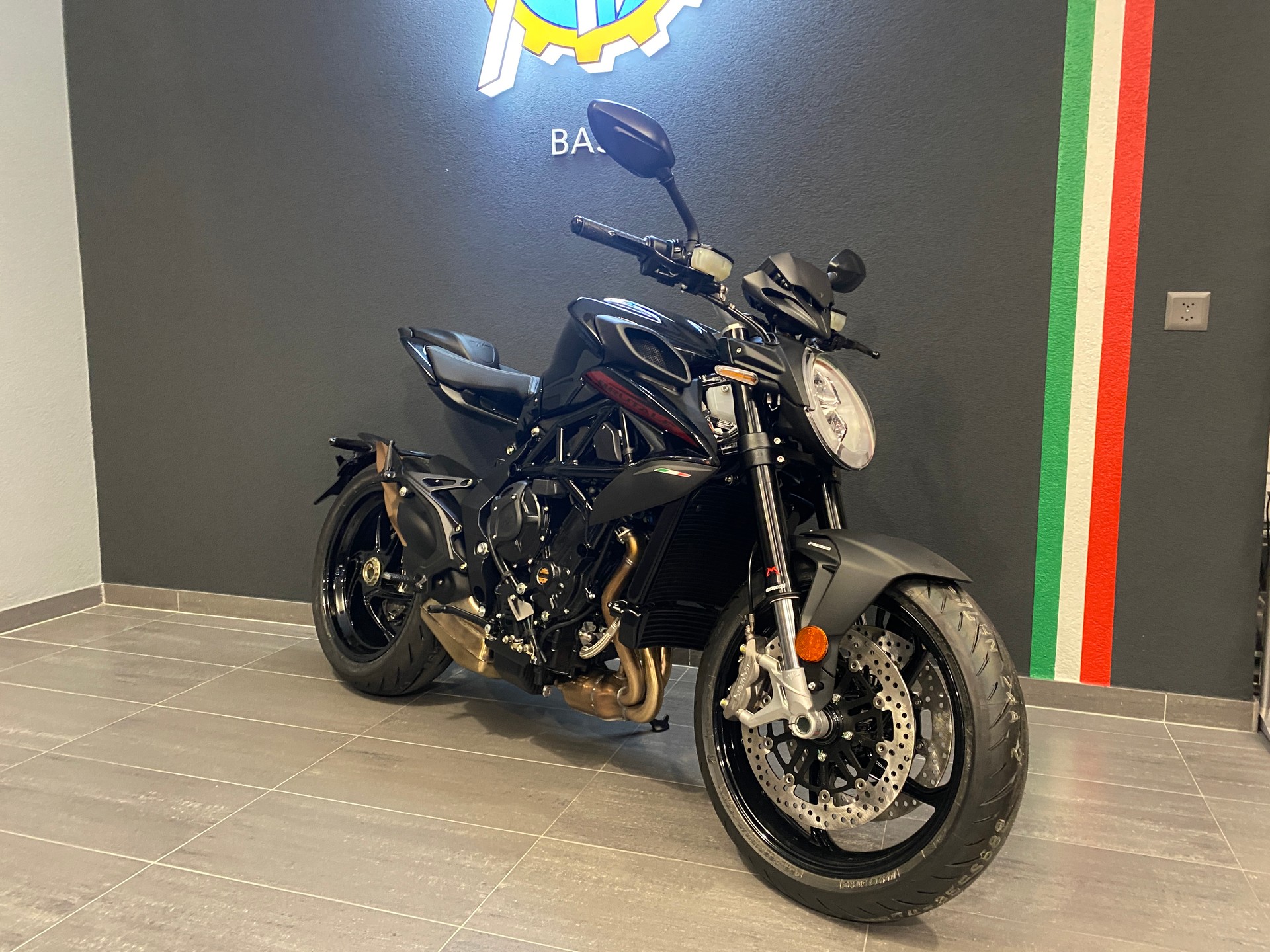 MV AGUSTA B3 Brutale 800 R-image-2