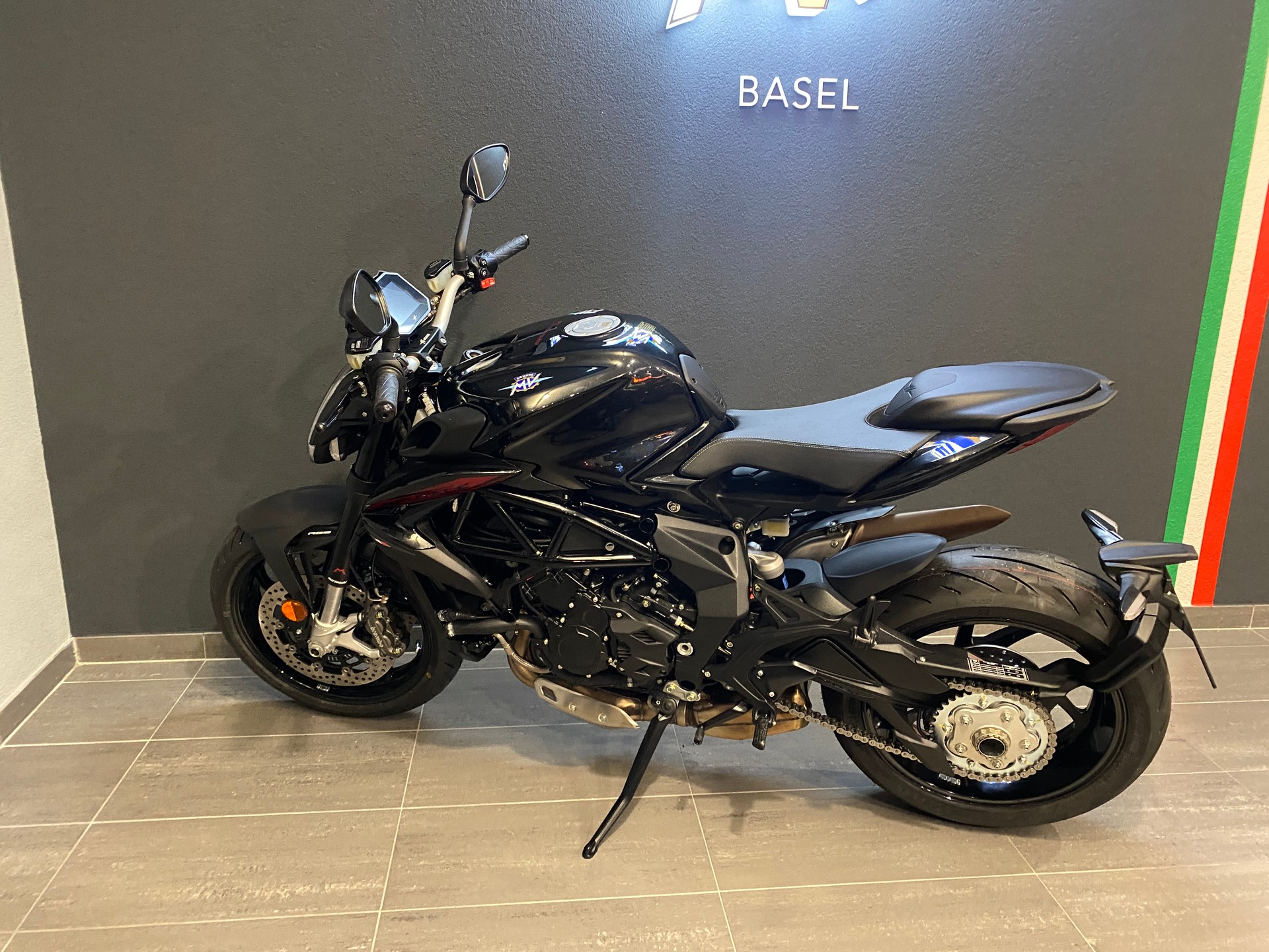 MV AGUSTA B3 Brutale 800 R-image-9