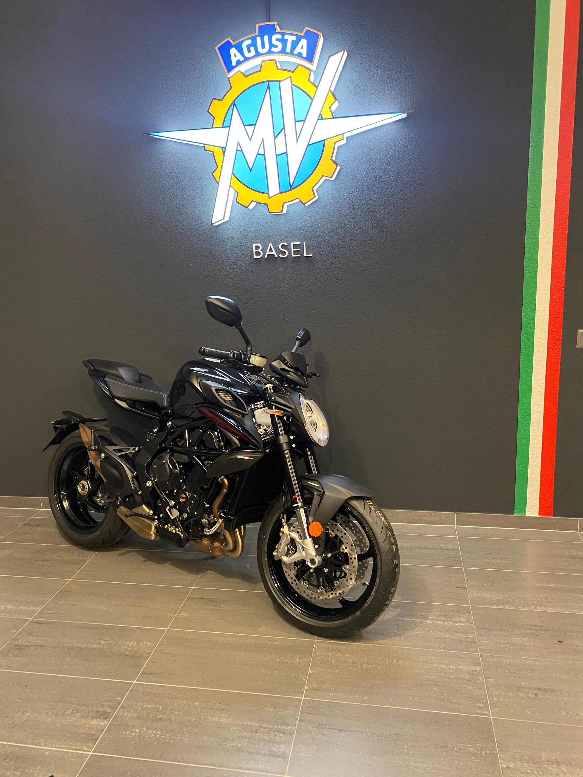 MV AGUSTA B3 Brutale 800 R-image-3