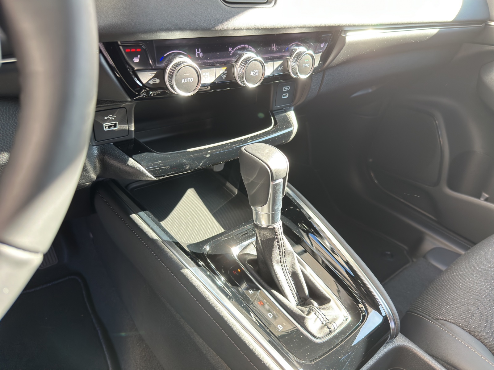 HONDA HR-V 1.5i-MMD Advance Plus CVT-image-10