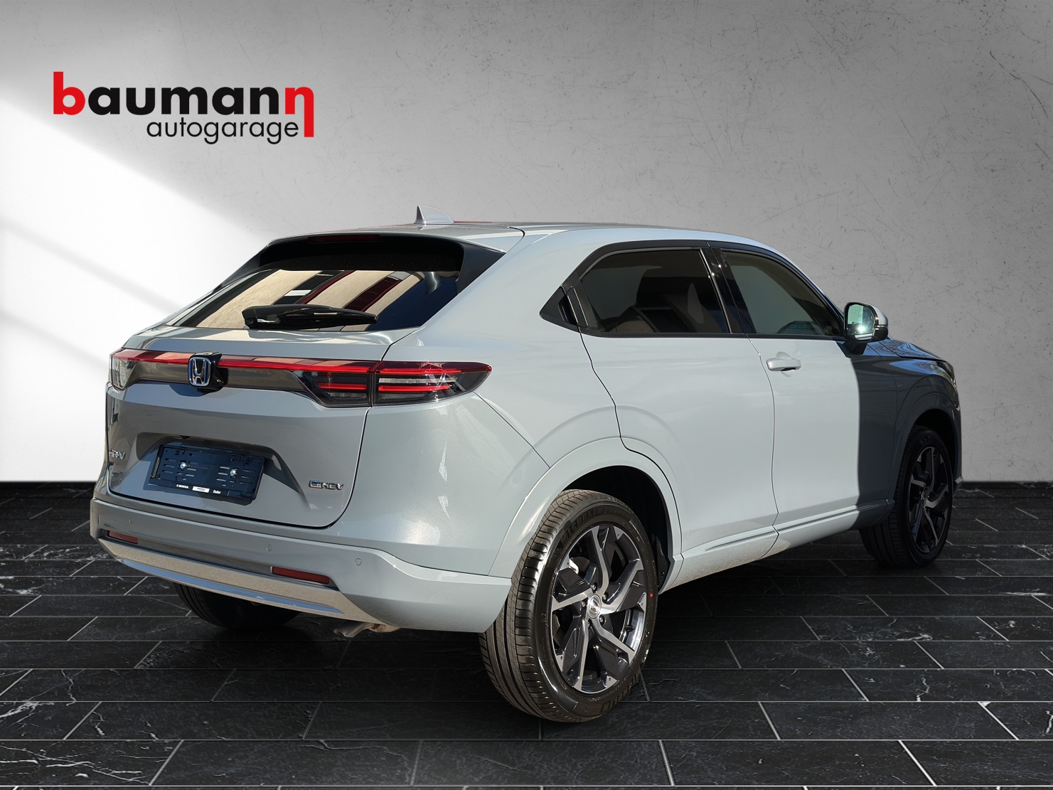HONDA HR-V 1.5i-MMD Advance Plus CVT-showroom-element-2