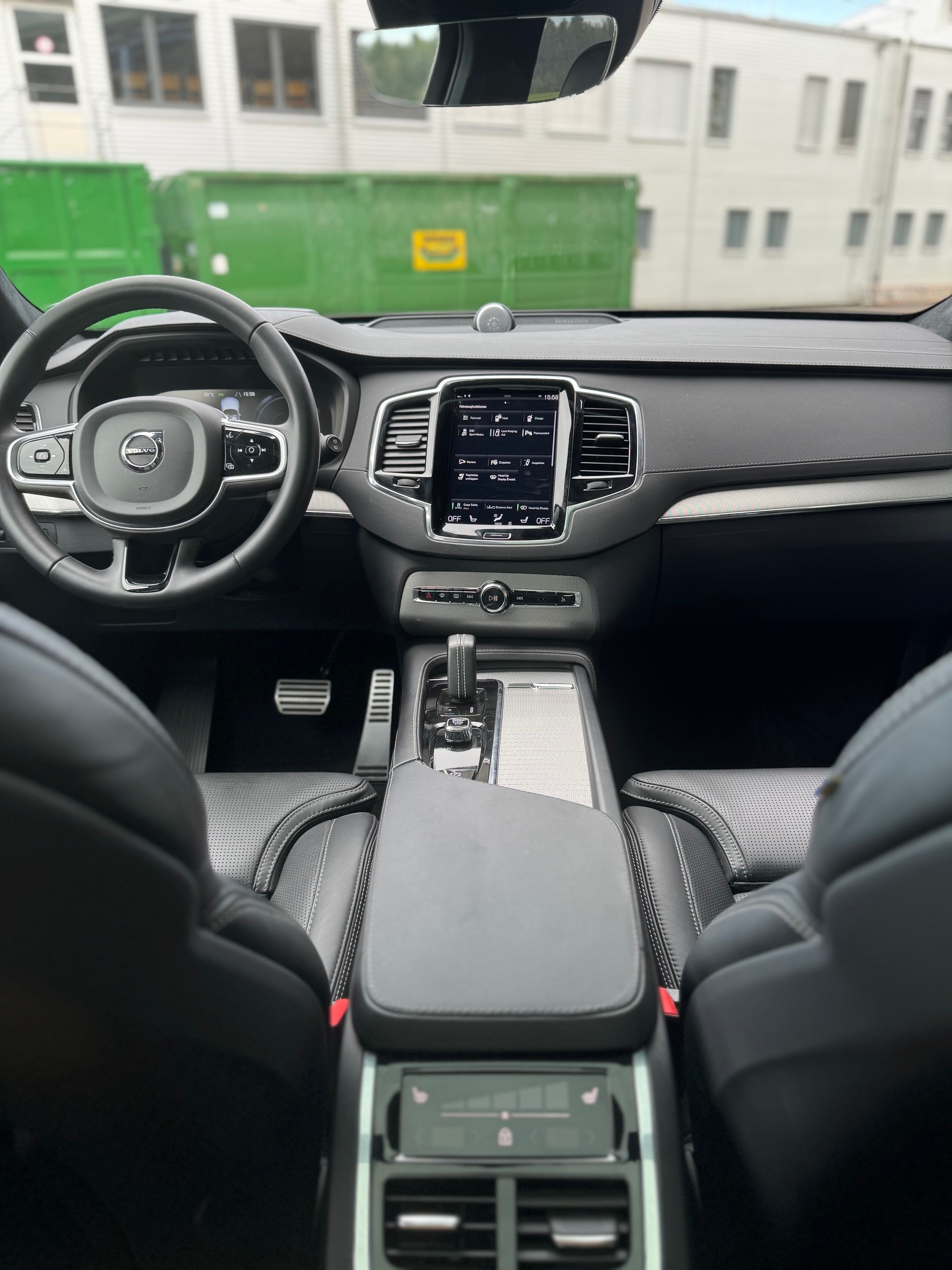 VOLVO XC90 T8 eAWD R-Design Geartronic-image-21