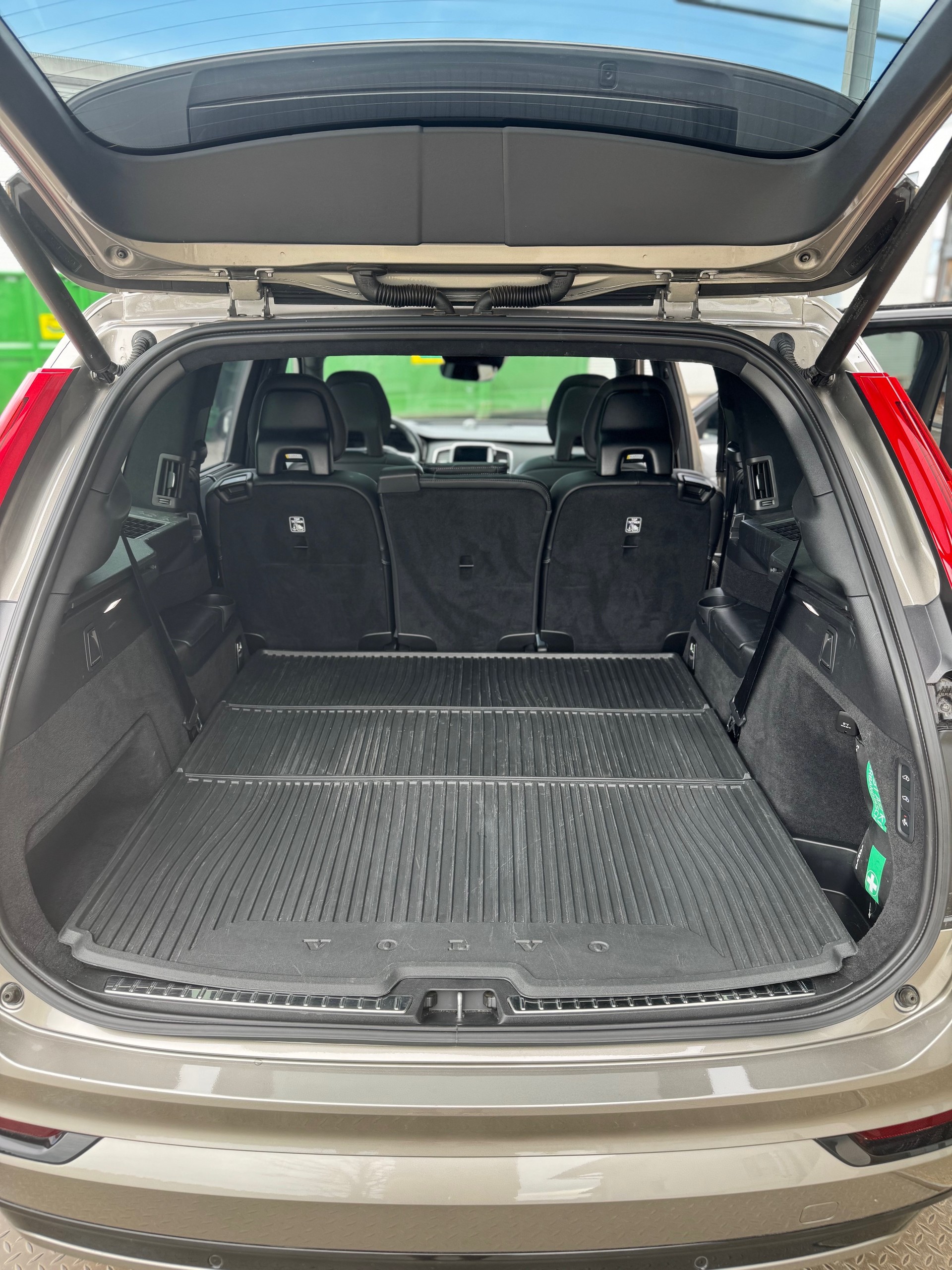 VOLVO XC90 T8 eAWD R-Design Geartronic-image-13