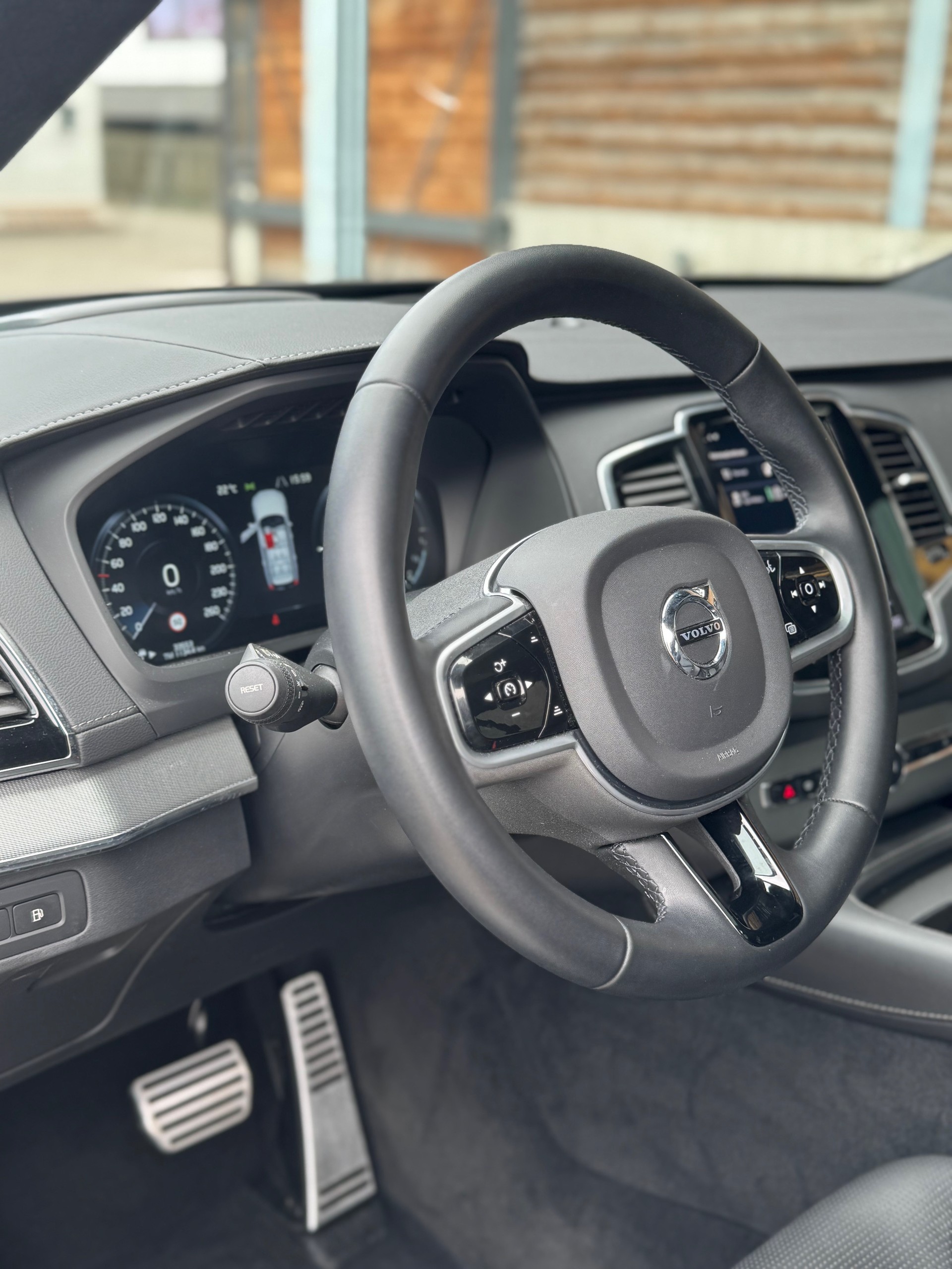 VOLVO XC90 T8 eAWD R-Design Geartronic-image-19
