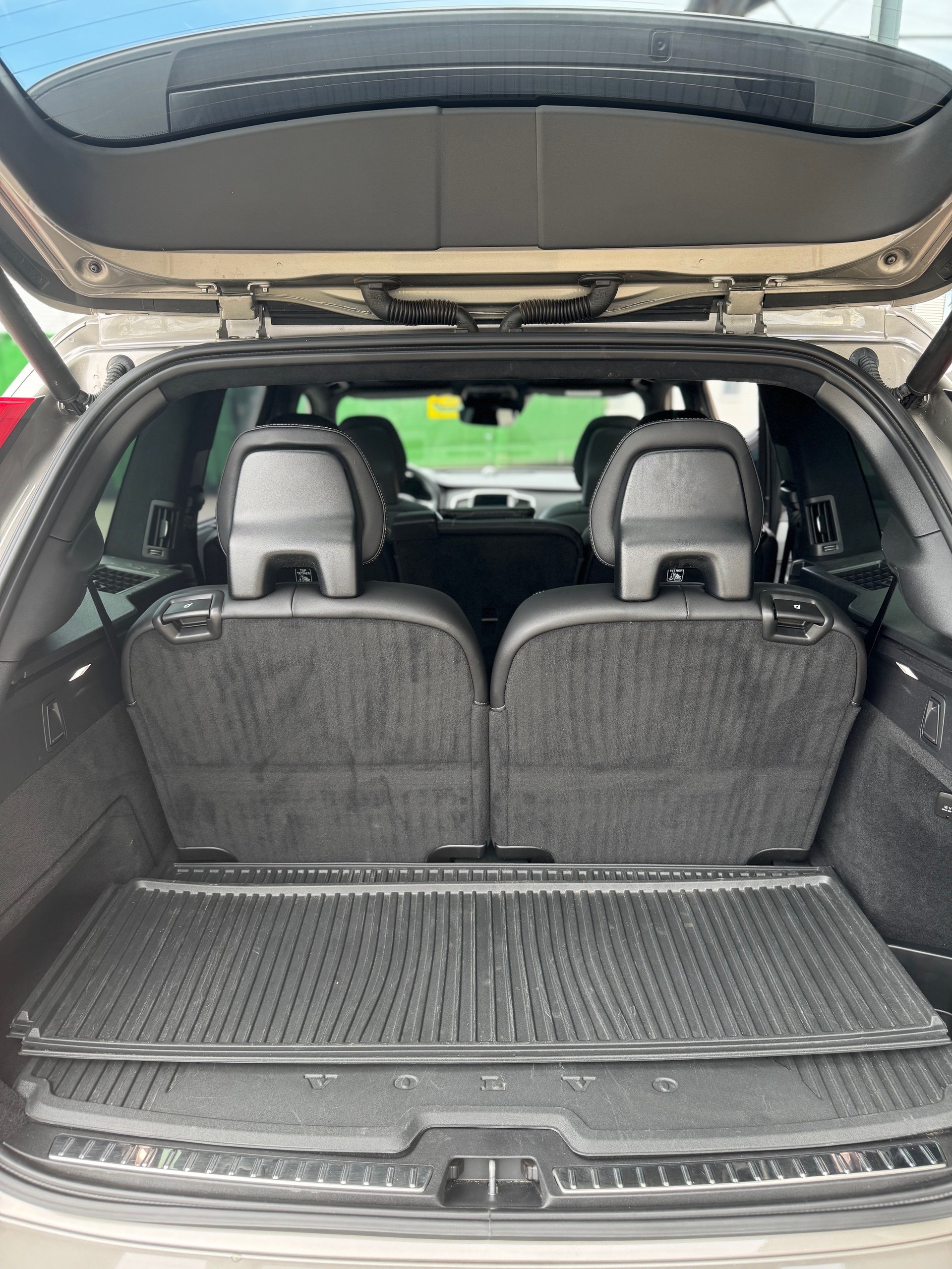 VOLVO XC90 T8 eAWD R-Design Geartronic-image-14