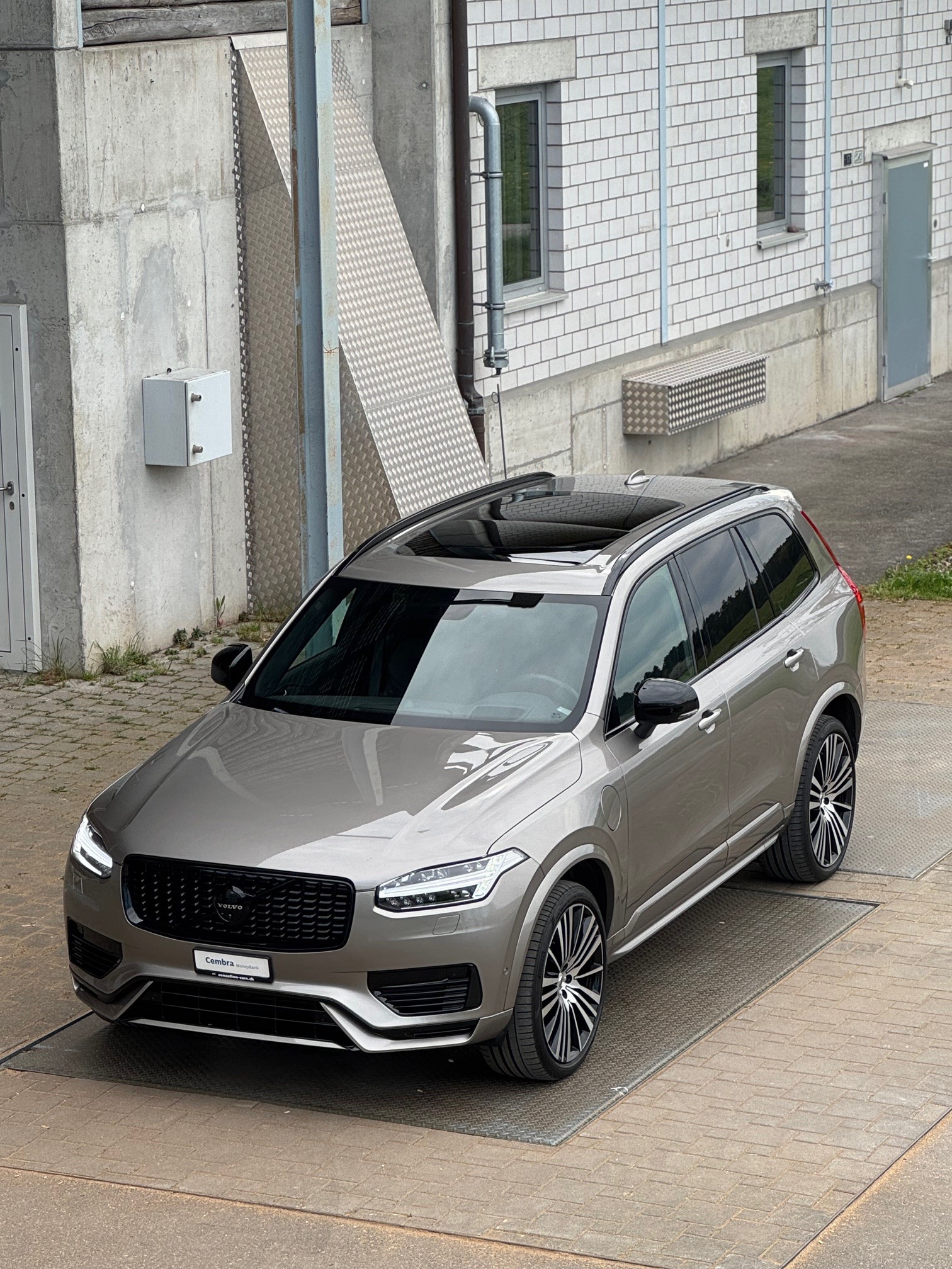 VOLVO XC90 T8 eAWD R-Design Geartronic-image-17