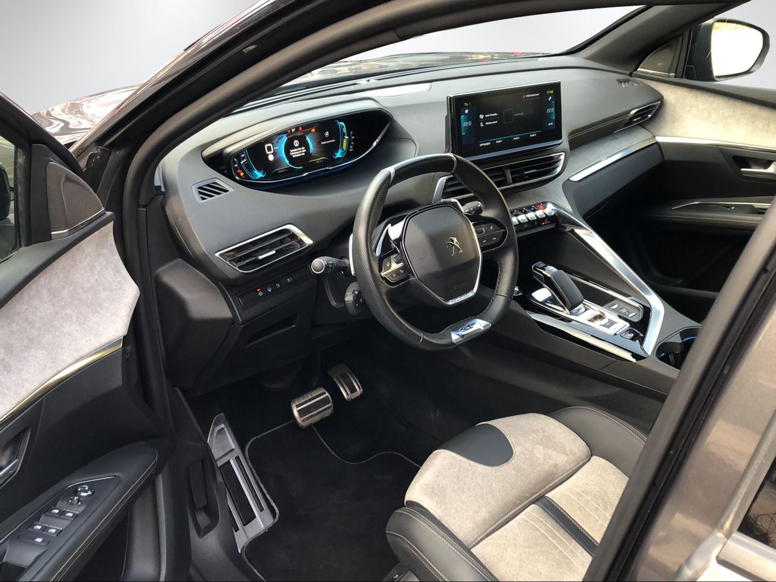 PEUGEOT 3008 300e Hybrid4 GT EAT8-image-9