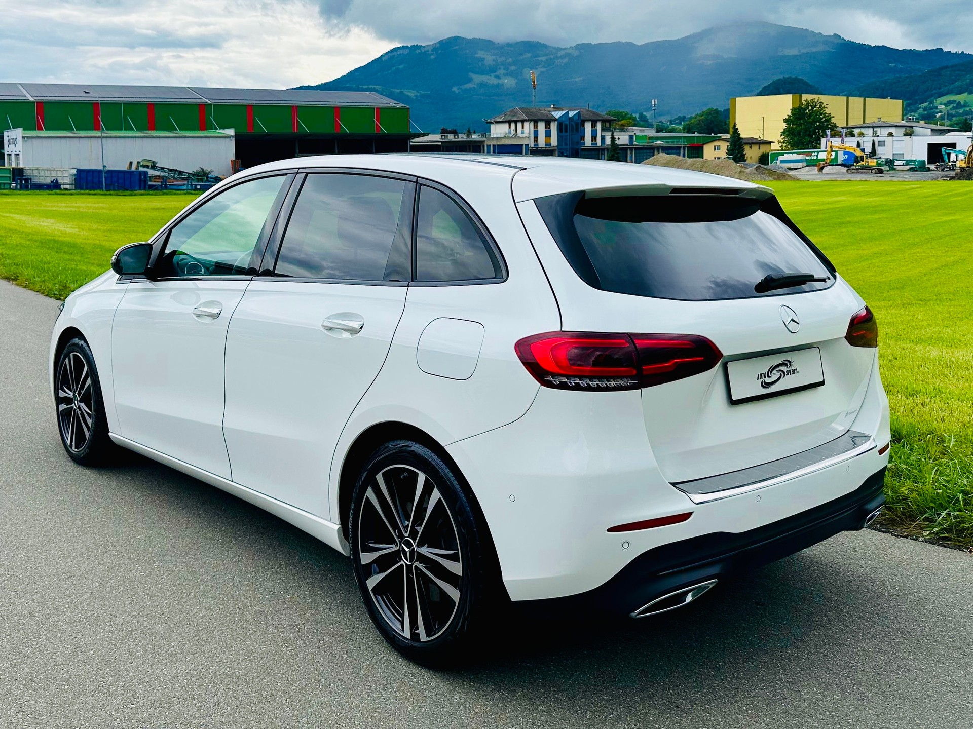 MERCEDES-BENZ B 250 4Matic Progressive-showroom-element-2