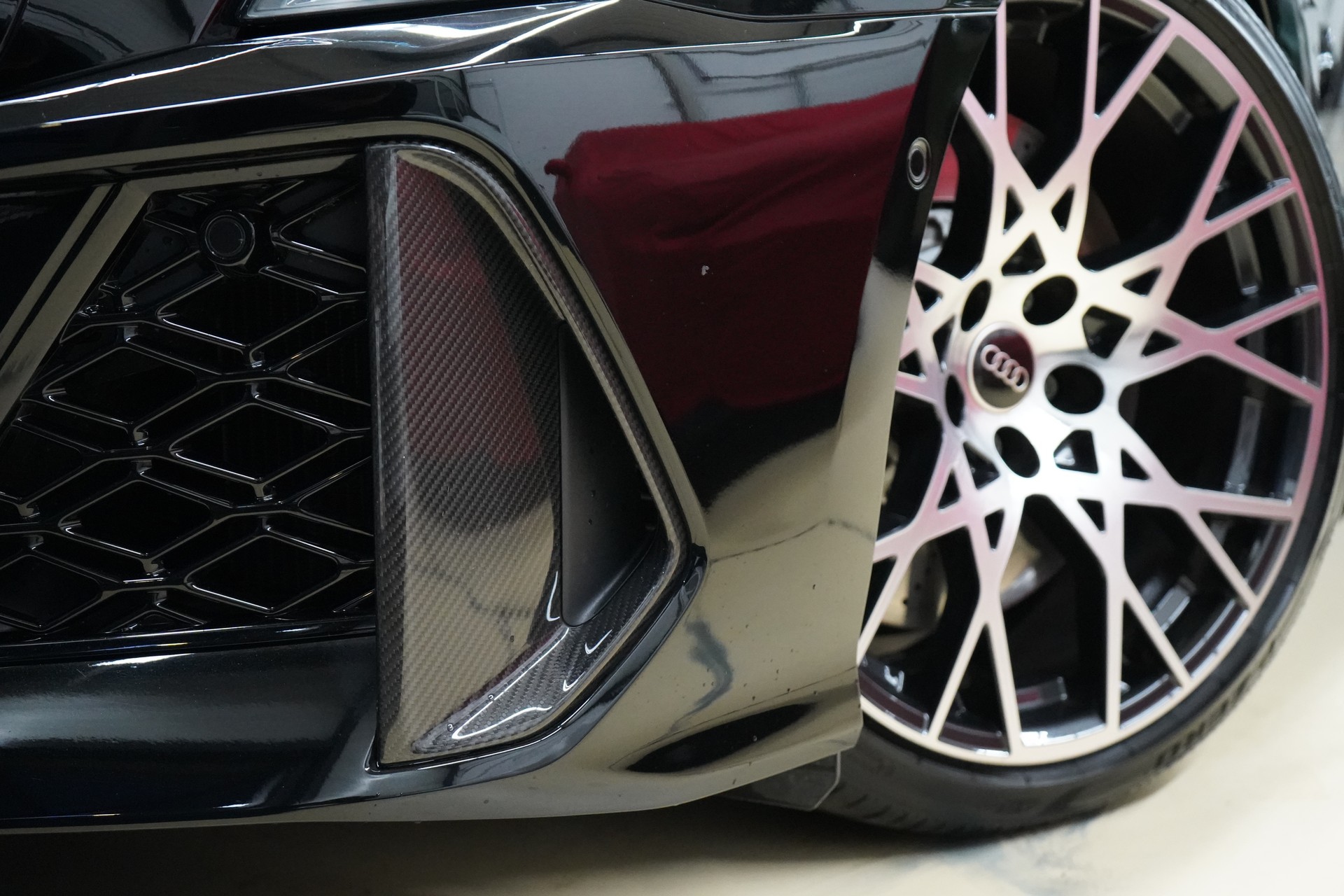 AUDI RS3 Limousine 2.5 TSI quattro S-tronic Facelift R8 Carbon-sitze-image-4