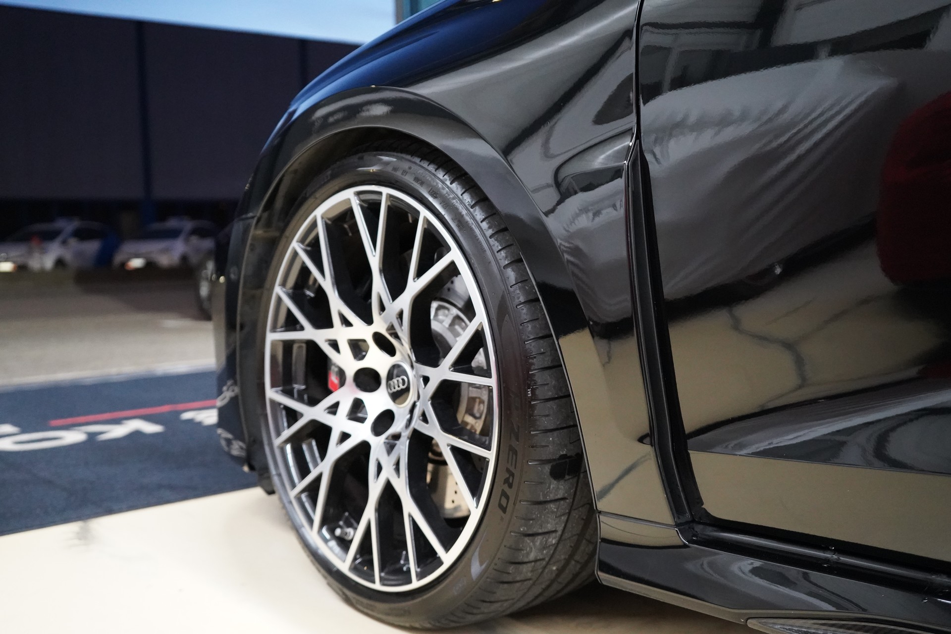 AUDI RS3 Limousine 2.5 TSI quattro S-tronic Facelift R8 Carbon-sitze-image-15