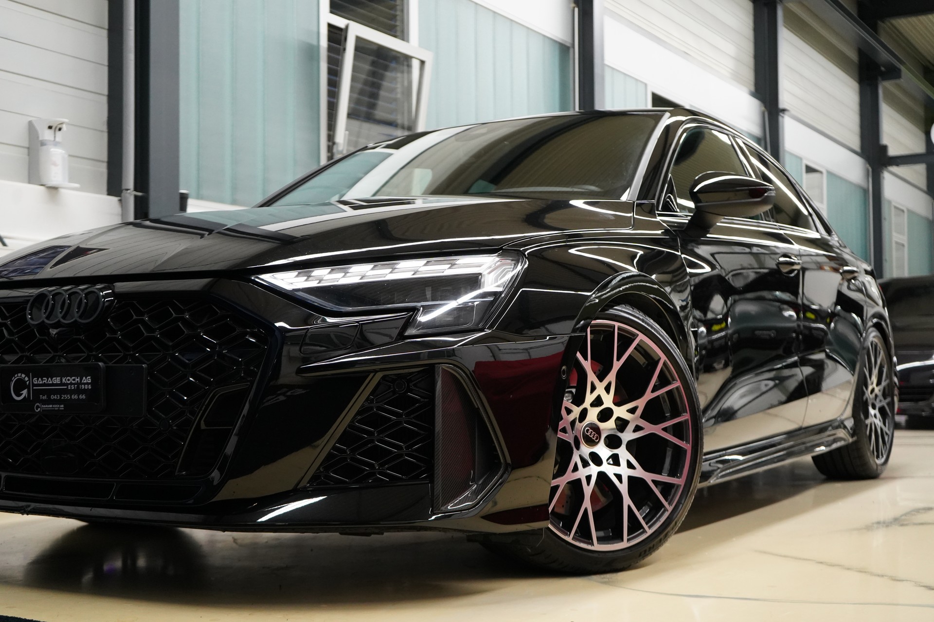 AUDI RS3 Limousine 2.5 TSI quattro S-tronic Facelift R8 Carbon-sitze-showroom-element-1