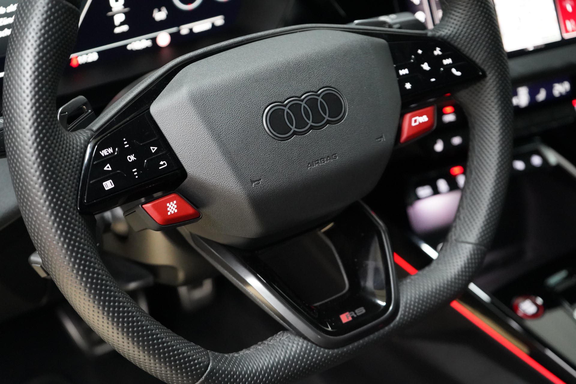 AUDI RS3 Limousine 2.5 TSI quattro S-tronic Facelift R8 Carbon-sitze-image-18