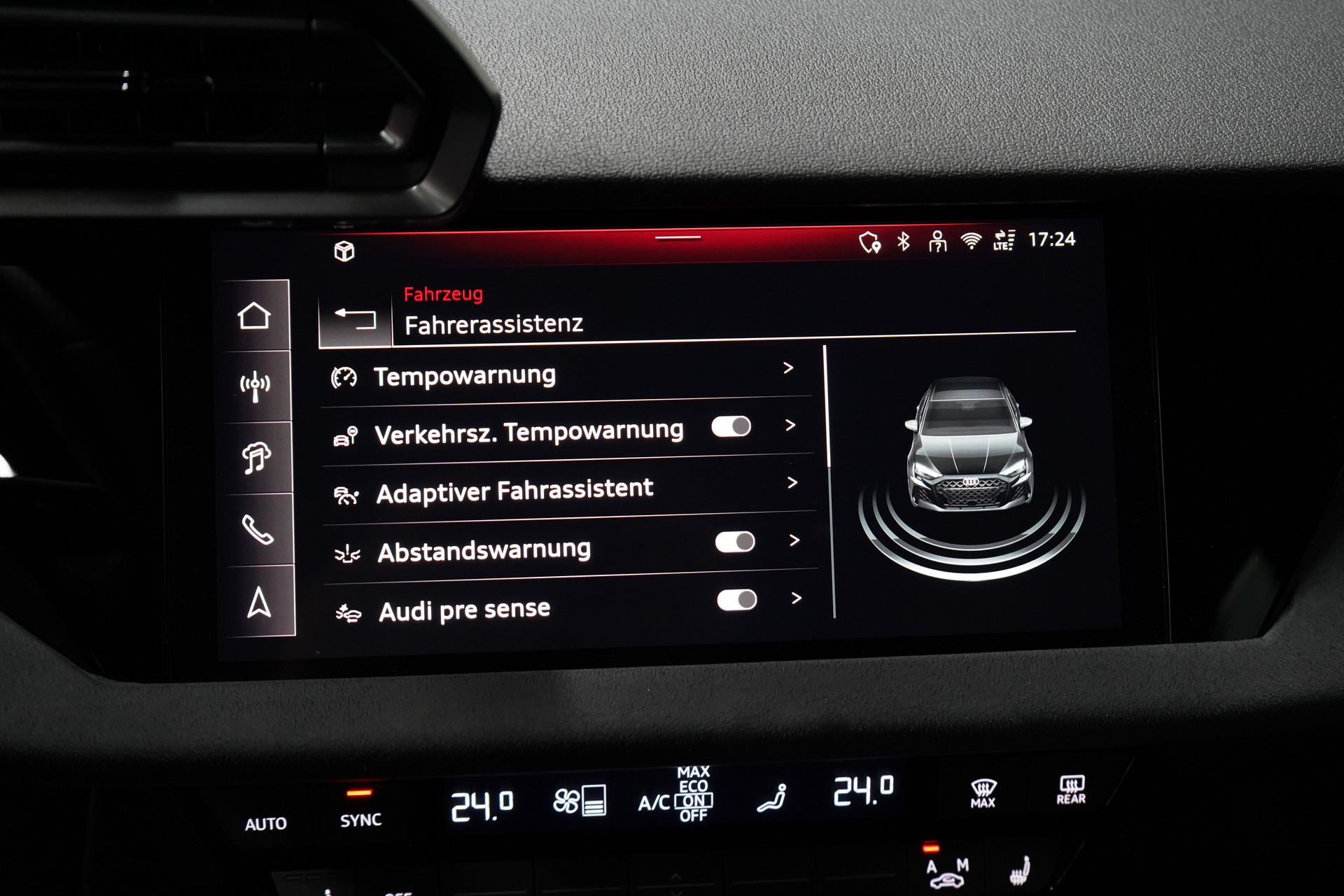 AUDI RS3 Limousine 2.5 TSI quattro S-tronic Facelift R8 Carbon-sitze-image-23