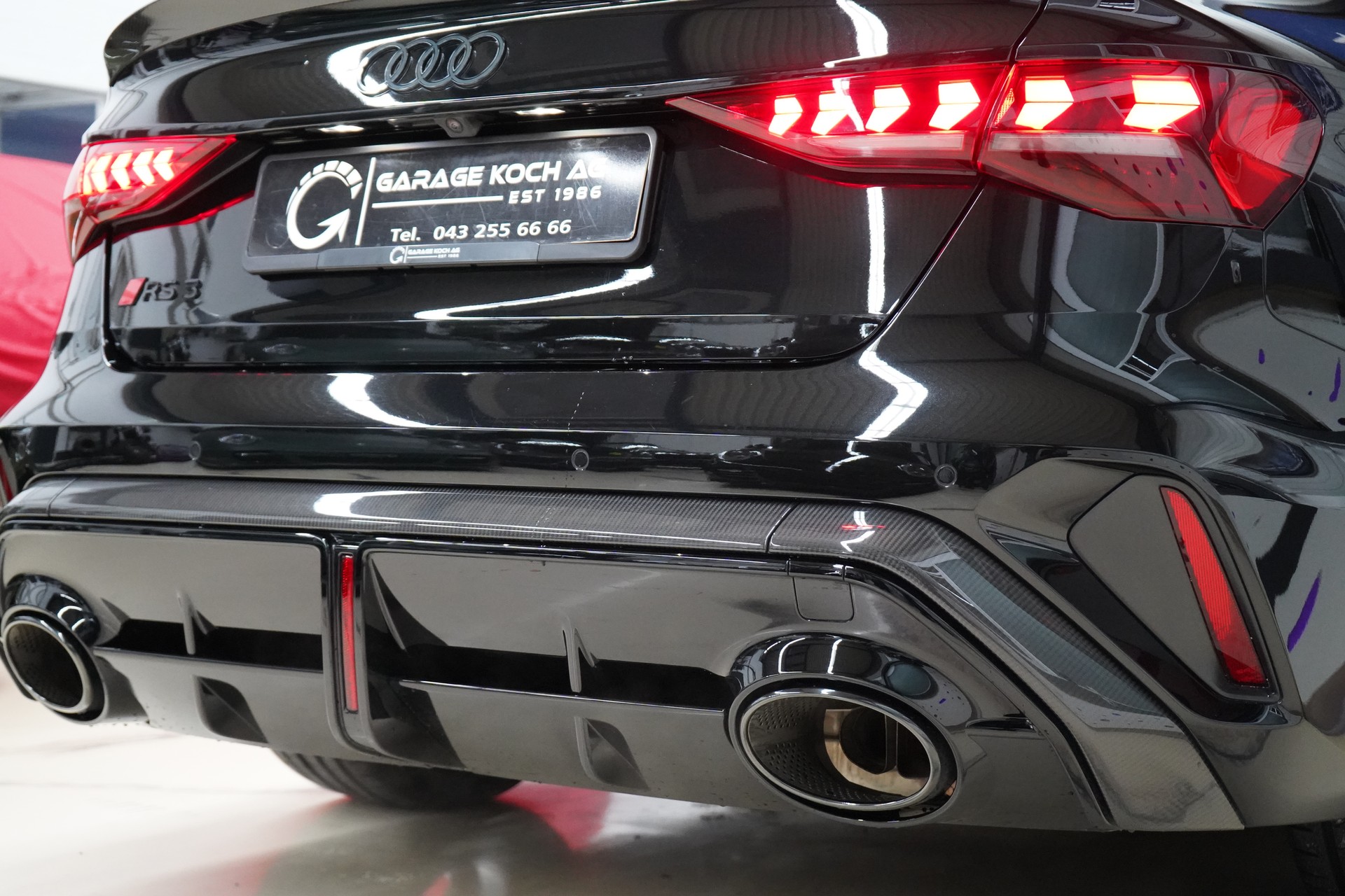 AUDI RS3 Limousine 2.5 TSI quattro S-tronic Facelift R8 Carbon-sitze-image-10