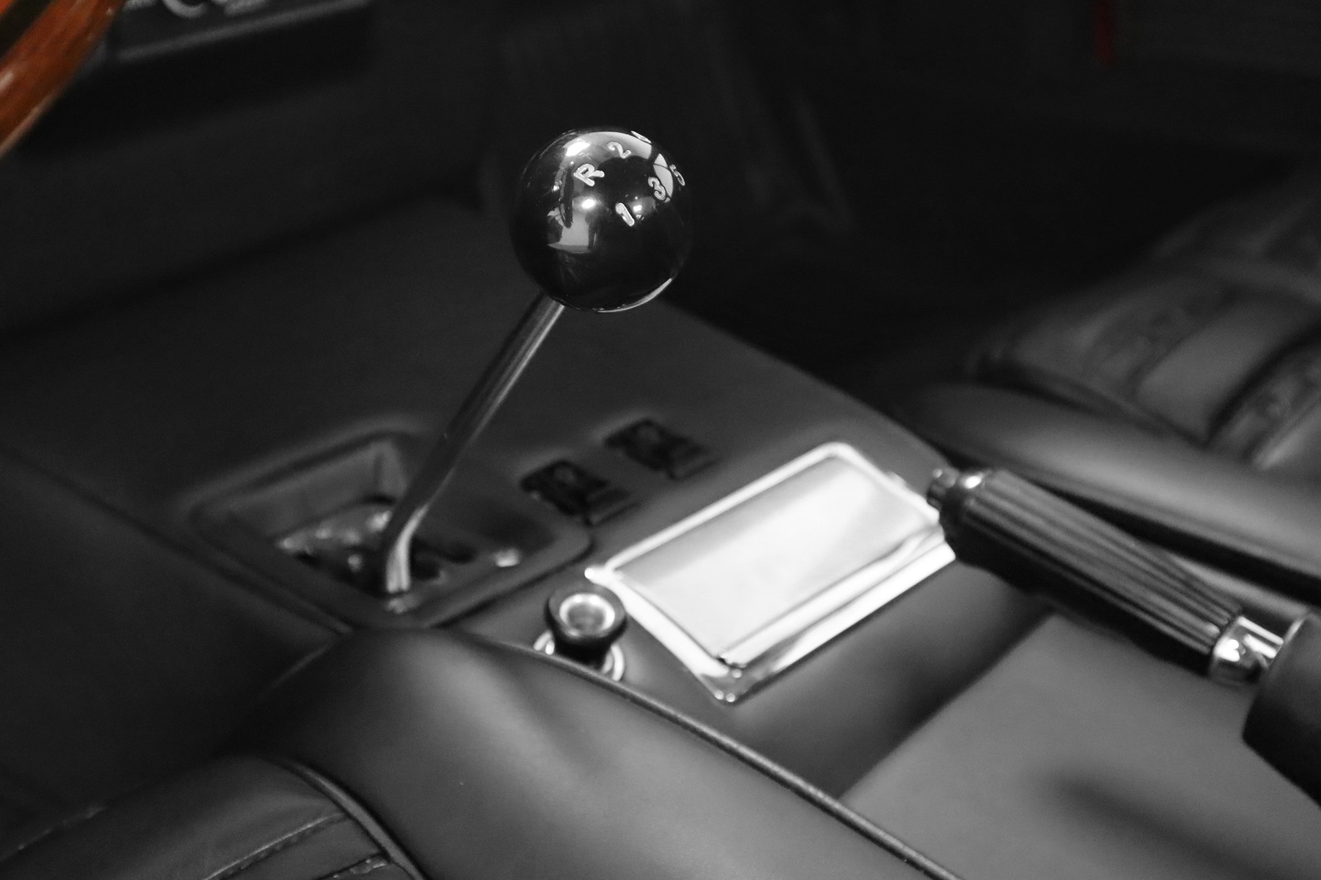 FERRARI 365 GTB/4 Daytona-image-14