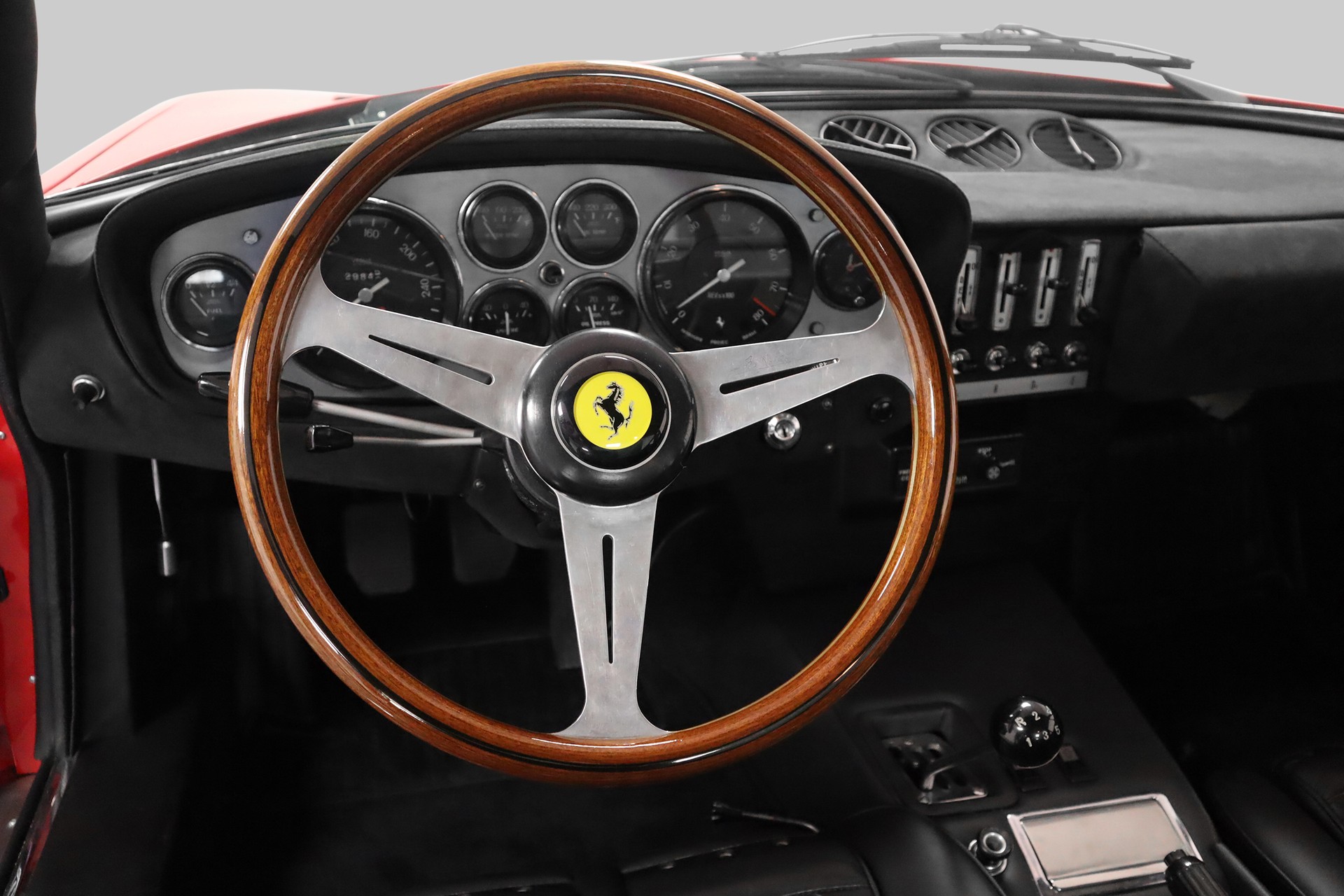 FERRARI 365 GTB/4 Daytona-image-15