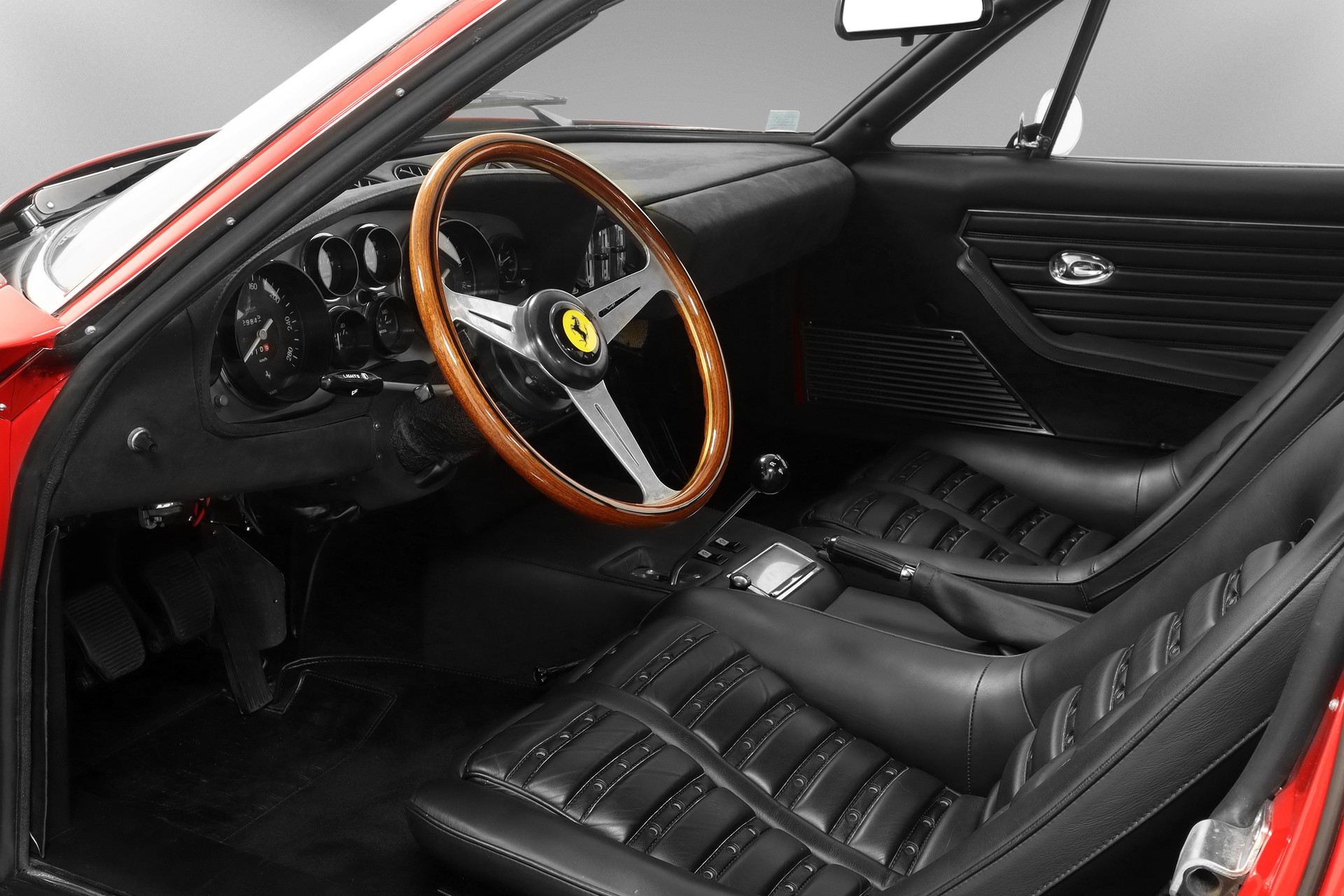 FERRARI 365 GTB/4 Daytona-image-10