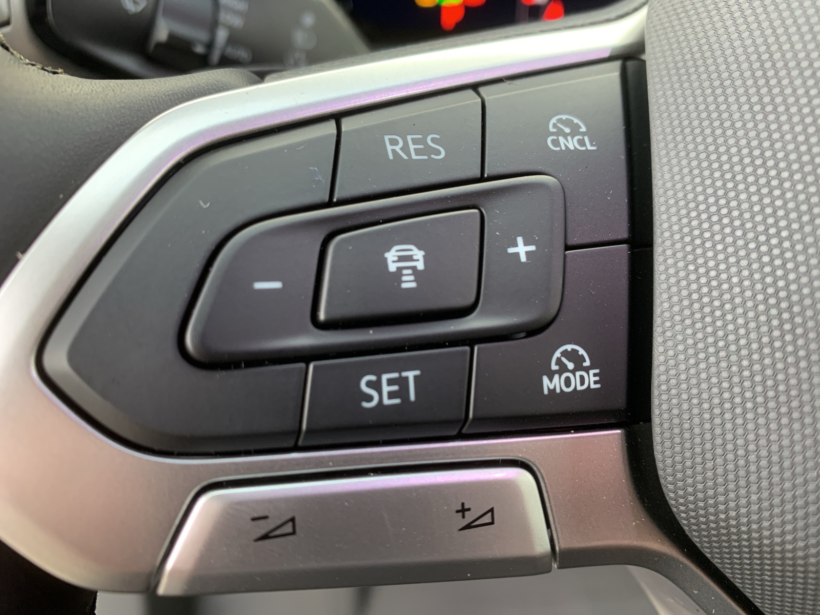 VW Crafter 35 Kasten 2.0 BiTDI L3H2 4Motion A-image-18