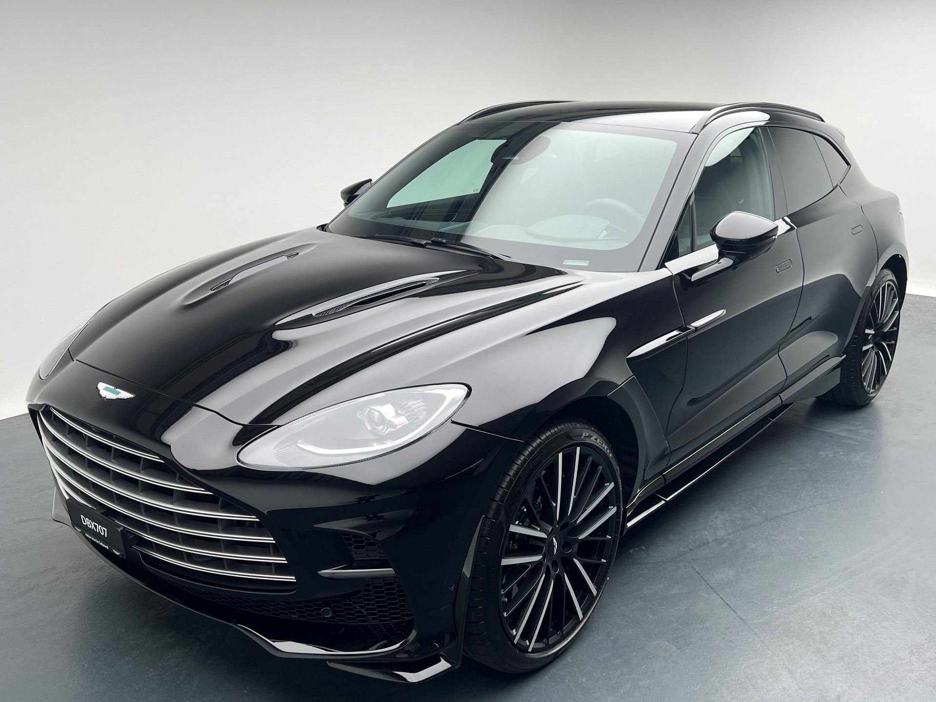 ASTON MARTIN New MY25 DBX 707 4.0 V8 Bi-Turbo