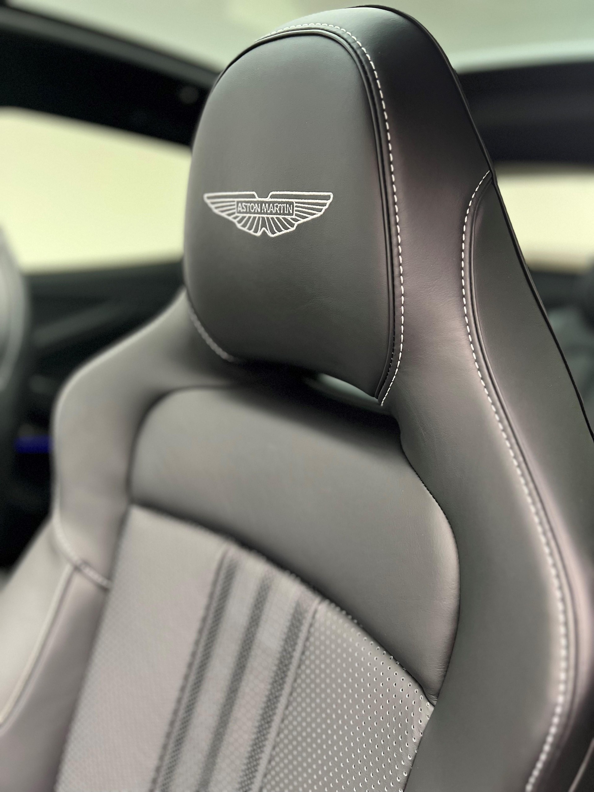 ASTON MARTIN New MY25 DBX 707 4.0 V8 Bi-Turbo-image-7
