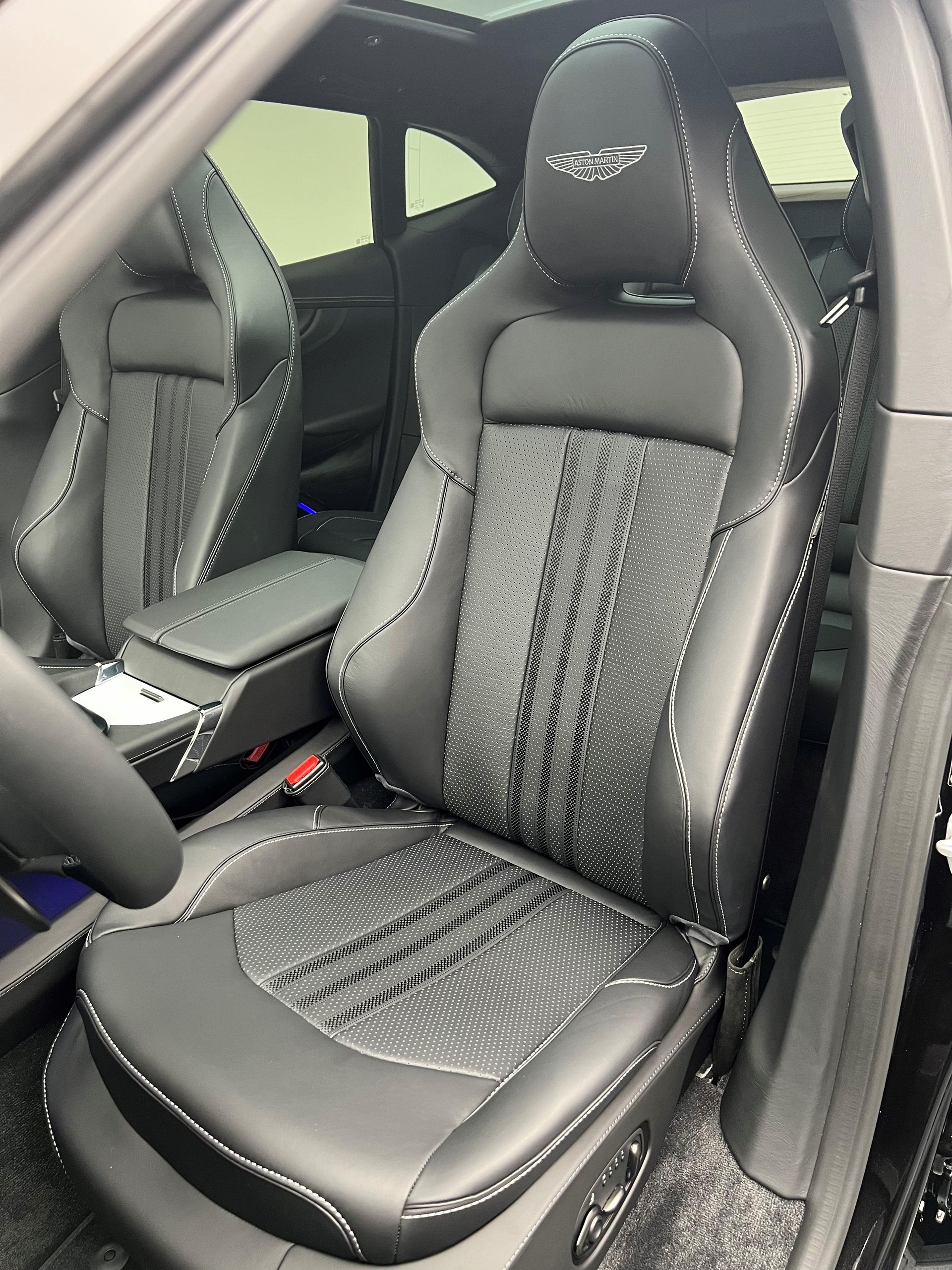 ASTON MARTIN New MY25 DBX 707 4.0 V8 Bi-Turbo-image-6