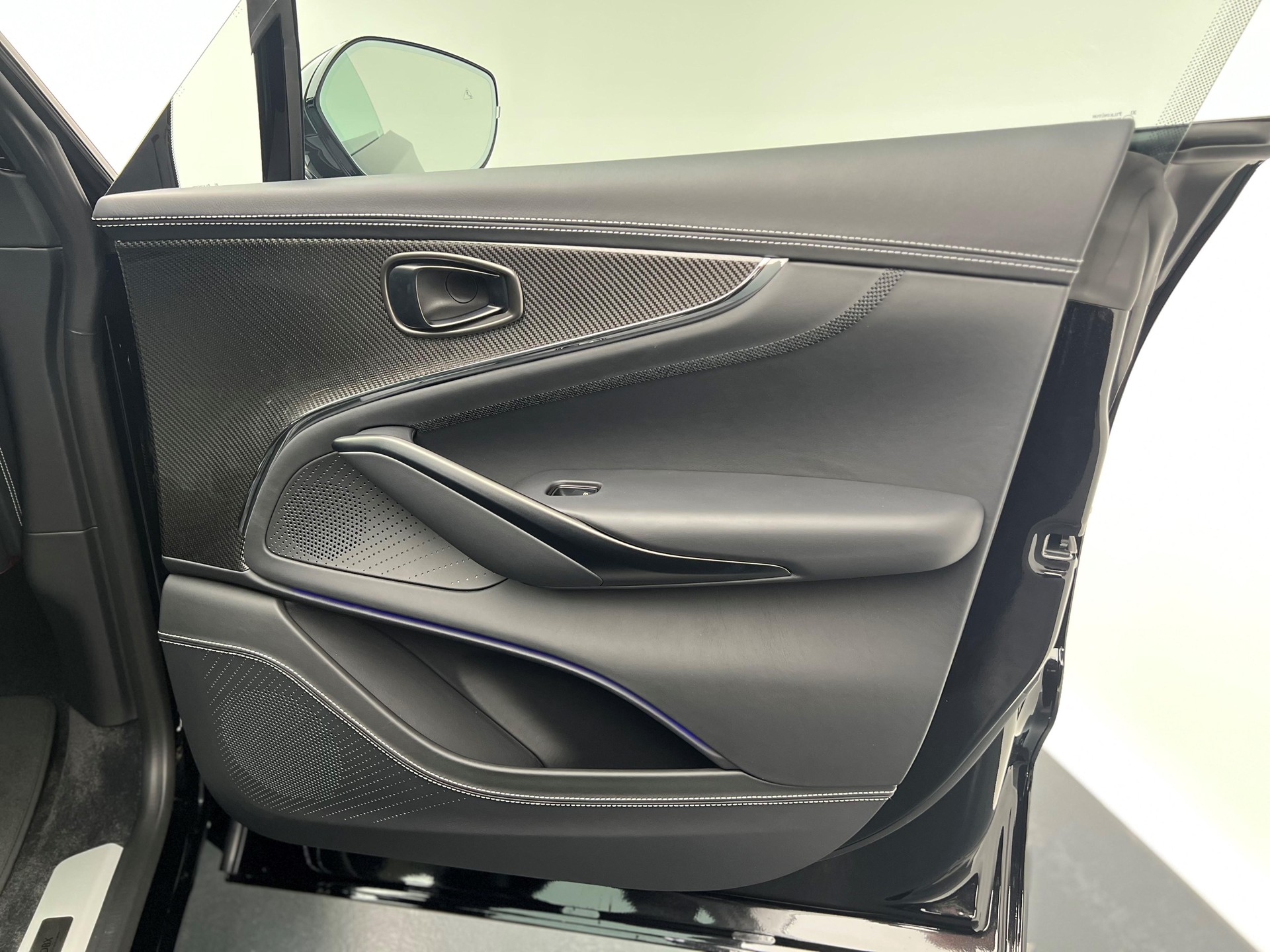 ASTON MARTIN New MY25 DBX 707 4.0 V8 Bi-Turbo-image-15