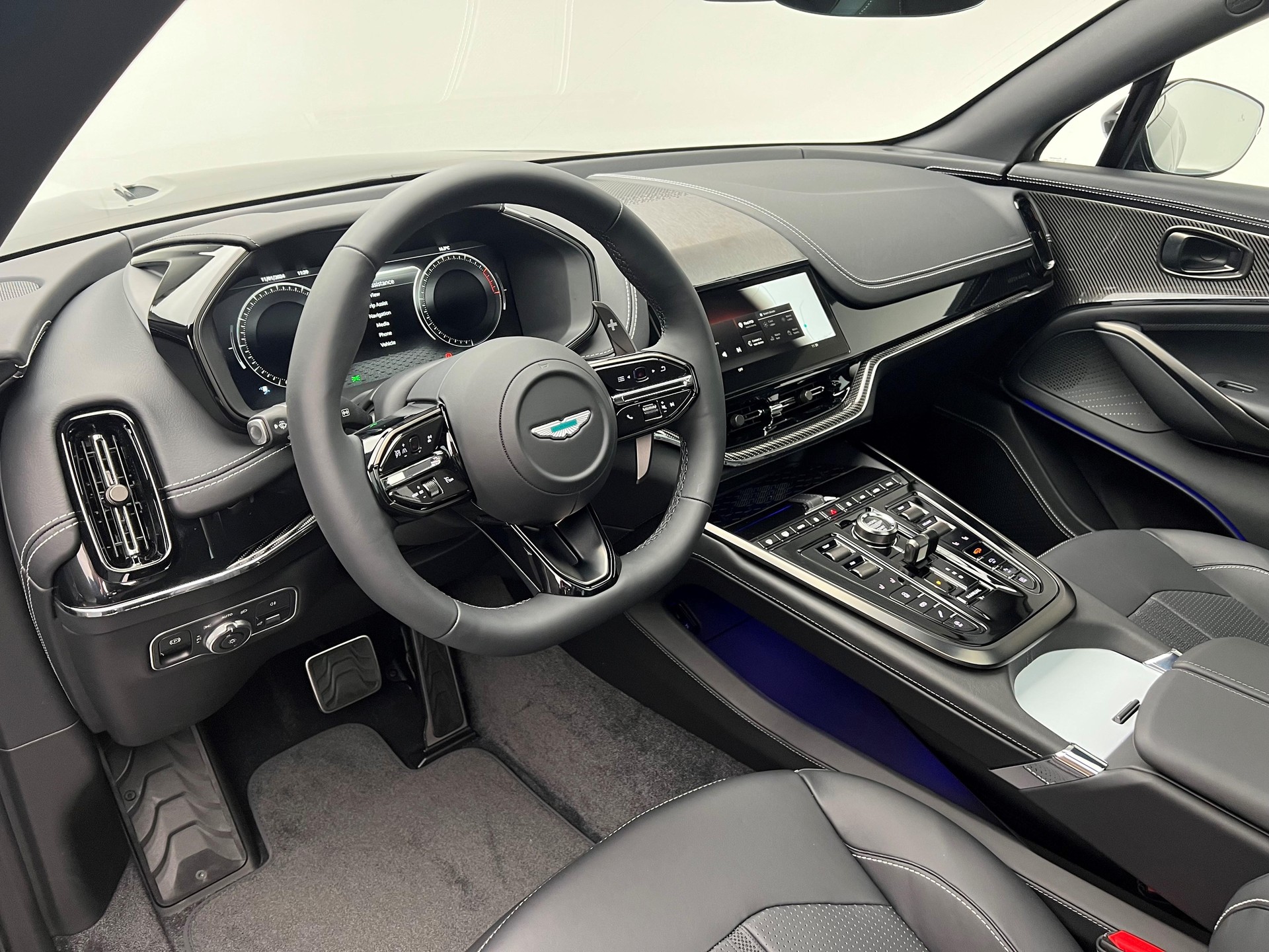 ASTON MARTIN New MY25 DBX 707 4.0 V8 Bi-Turbo-image-4