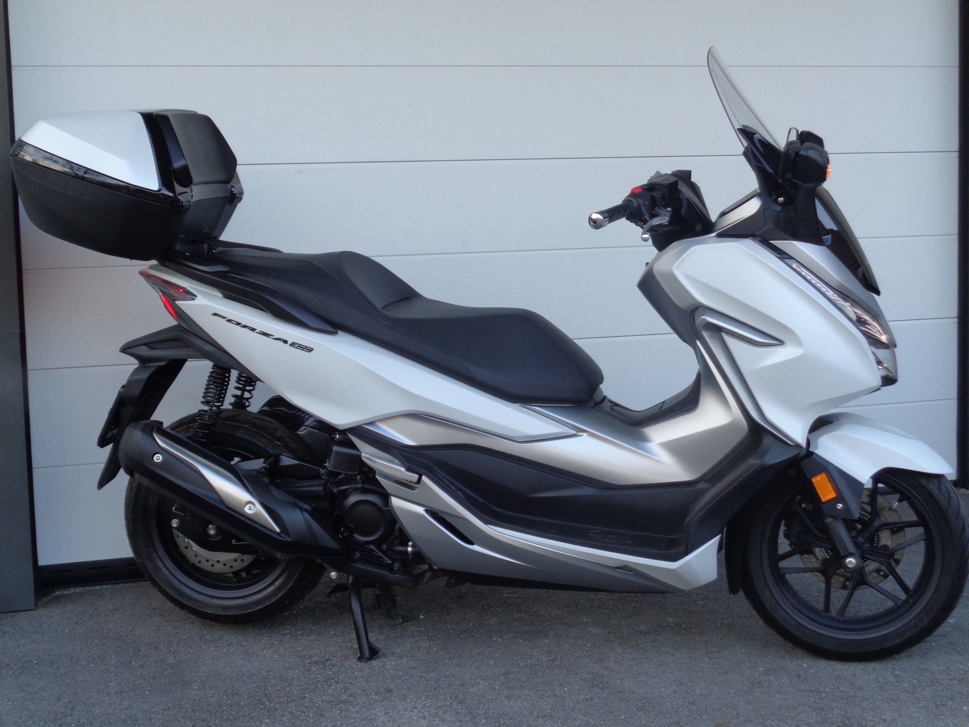 HONDA NSS 300 Forza ABS-image-2