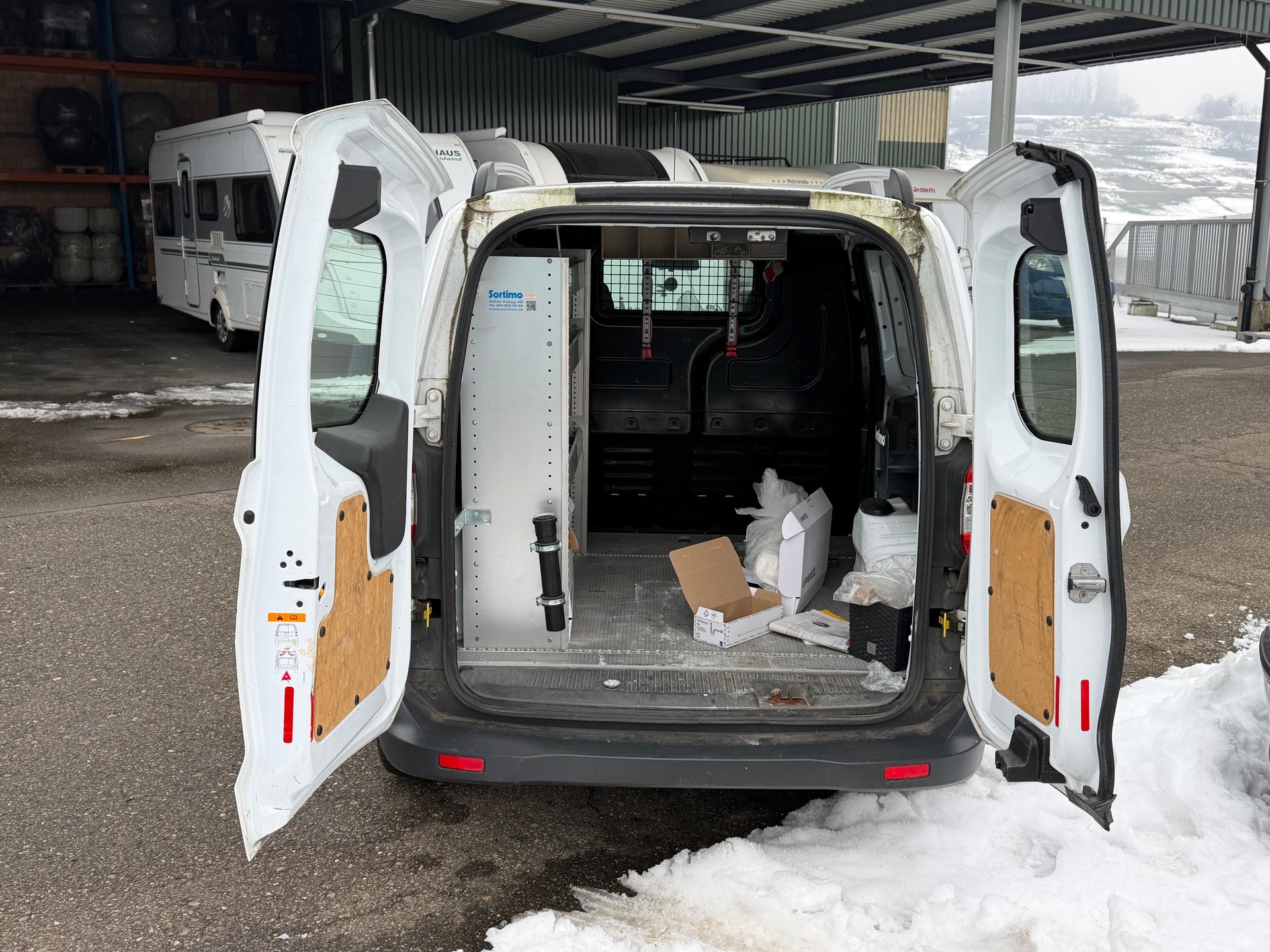FORD Transit Courier Van 1.0 EcoBoost Ambiente-image-10
