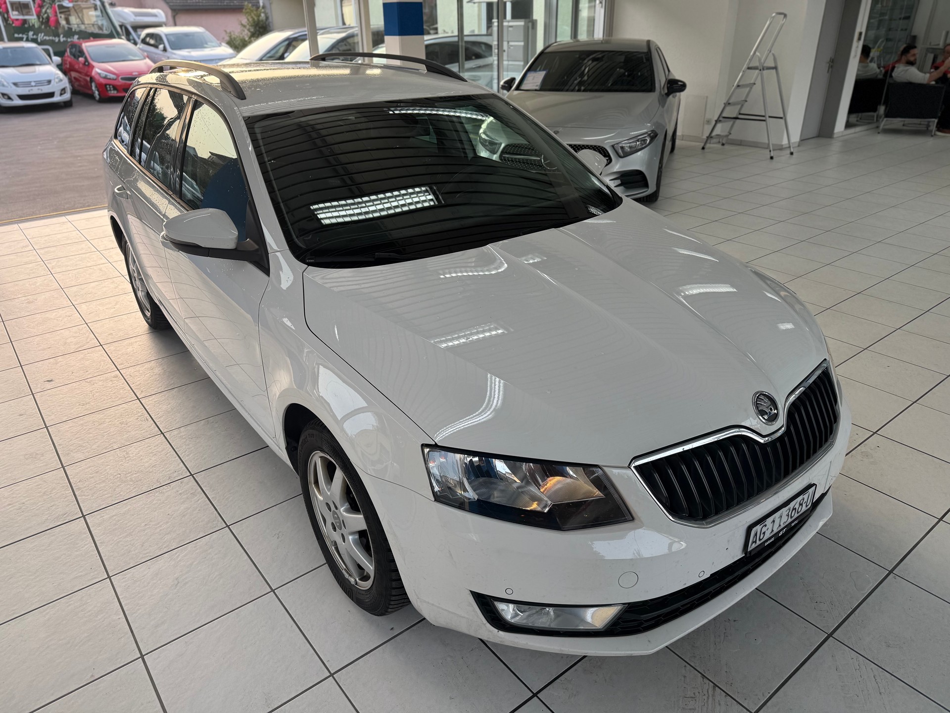 SKODA Octavia Combi 1.8 TSI Ambition 4x4 DSG-showroom-element-2