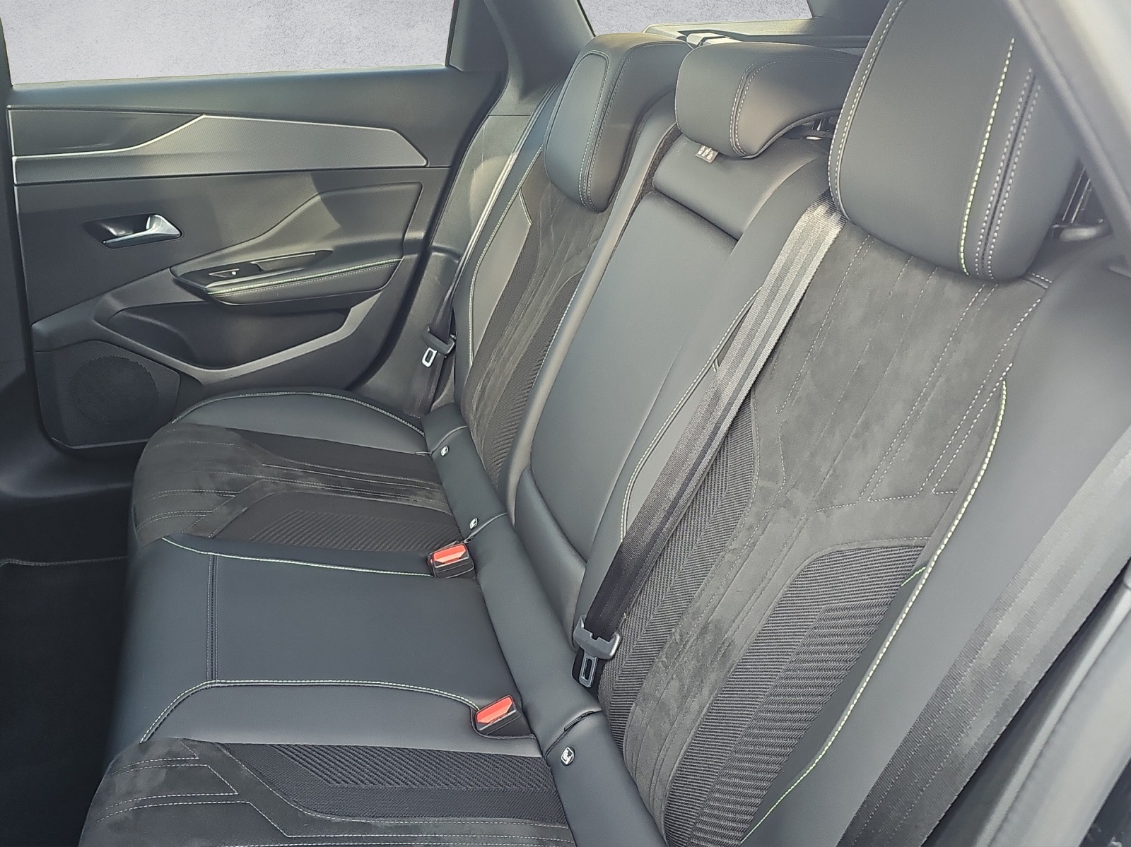 PEUGEOT 308 SW 1.6 PHEV 180 GT-image-14