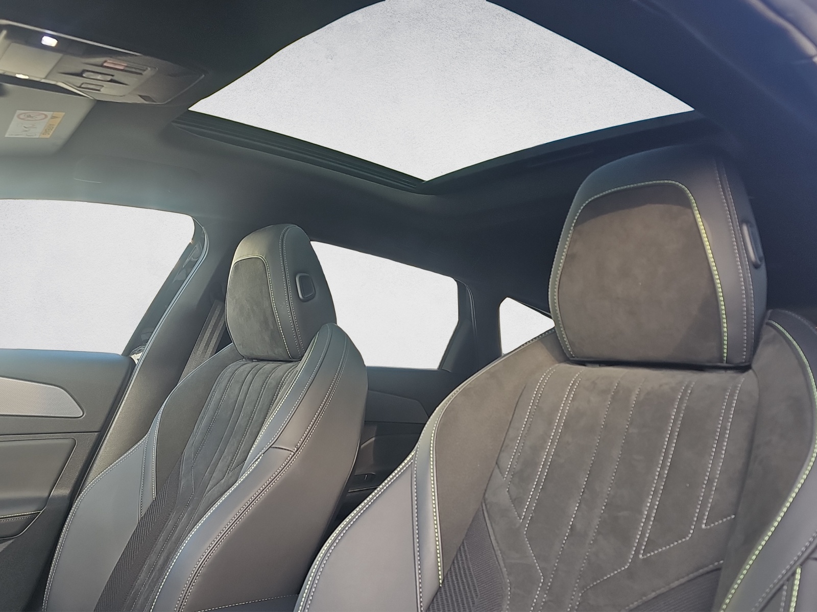 PEUGEOT 308 SW 1.6 PHEV 180 GT-image-13
