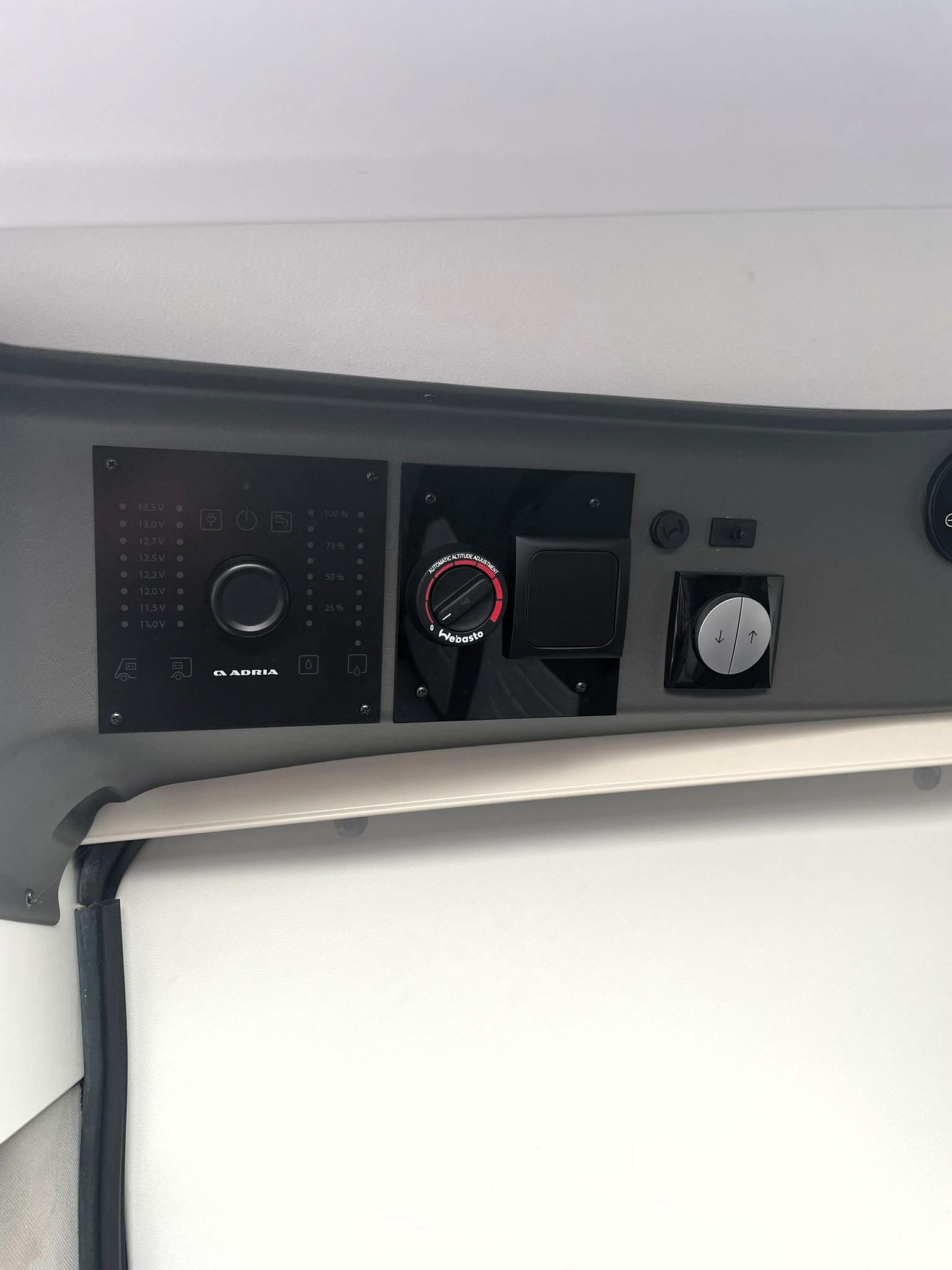 ADRIA 640 SGX-image-13