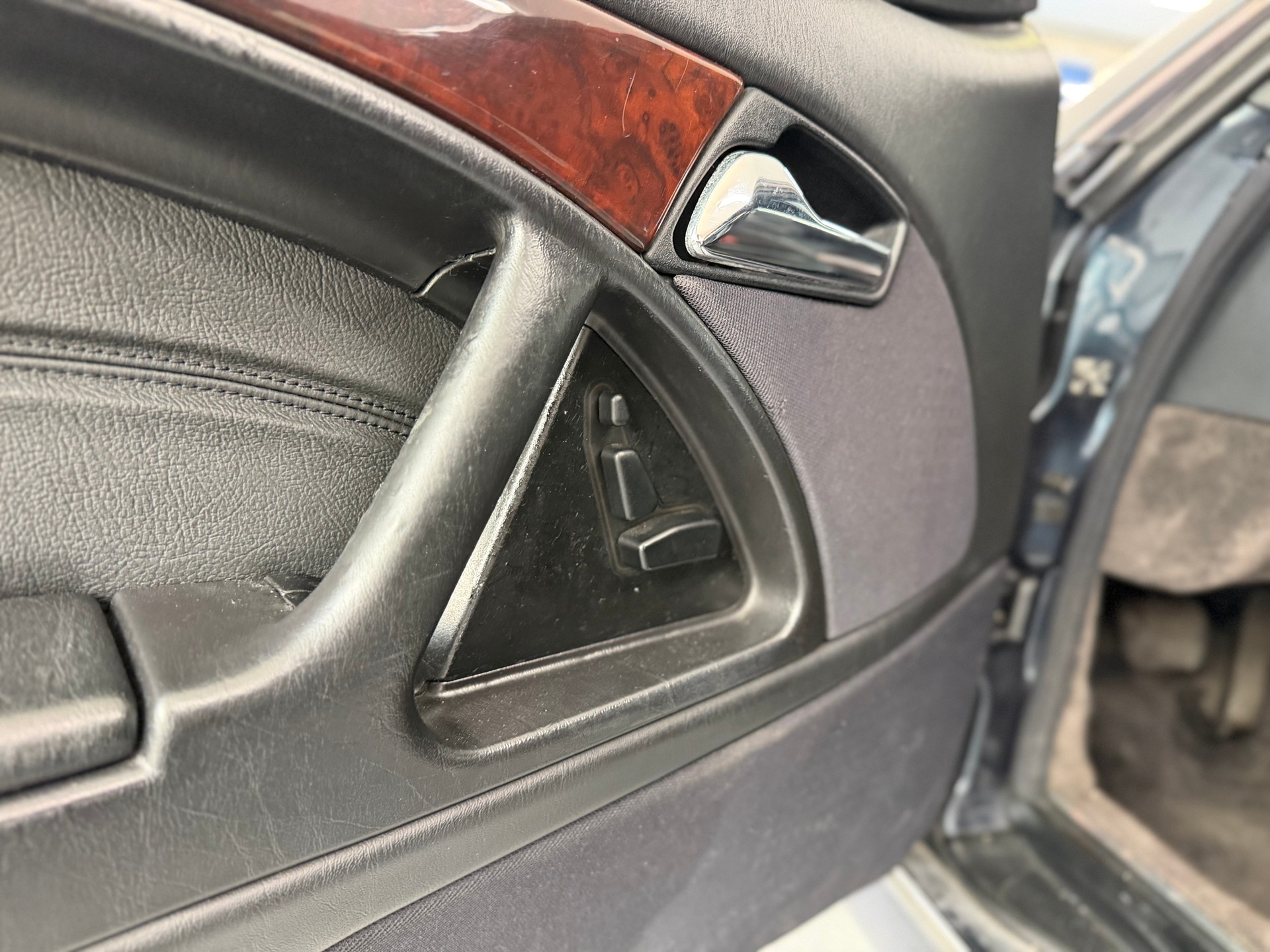 MERCEDES-BENZ SL 320 Automatic-image-9