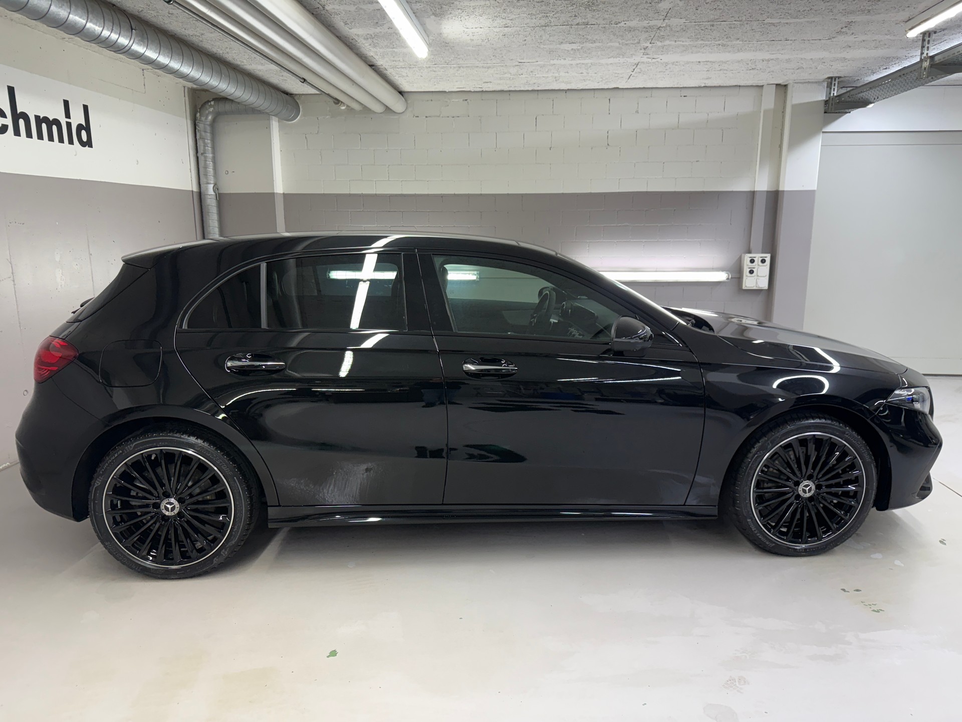 MERCEDES-BENZ A 250 e Kompaktlimousine EQ Star-showroom-element-2
