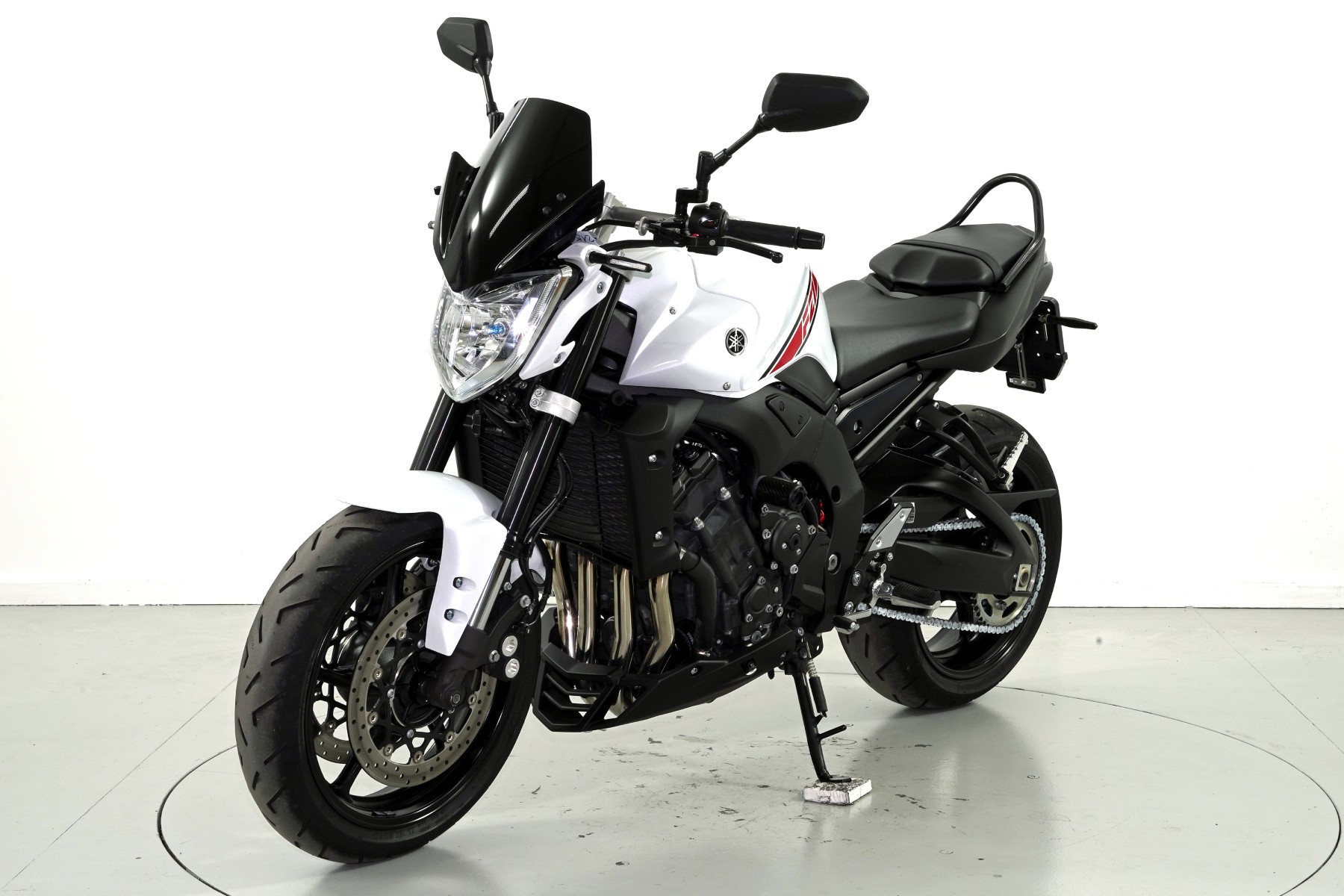 YAMAHA FZ1NA-showroom-element-2