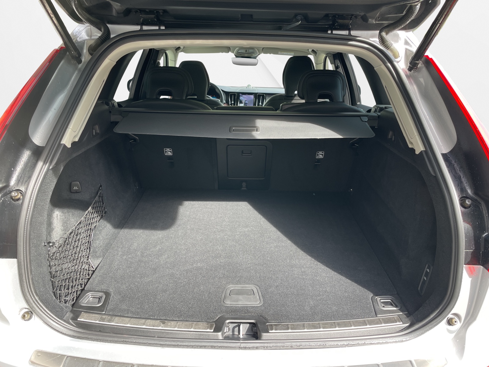VOLVO XC60 2.0 B5 MH Ultimate Dark AWD-image-14