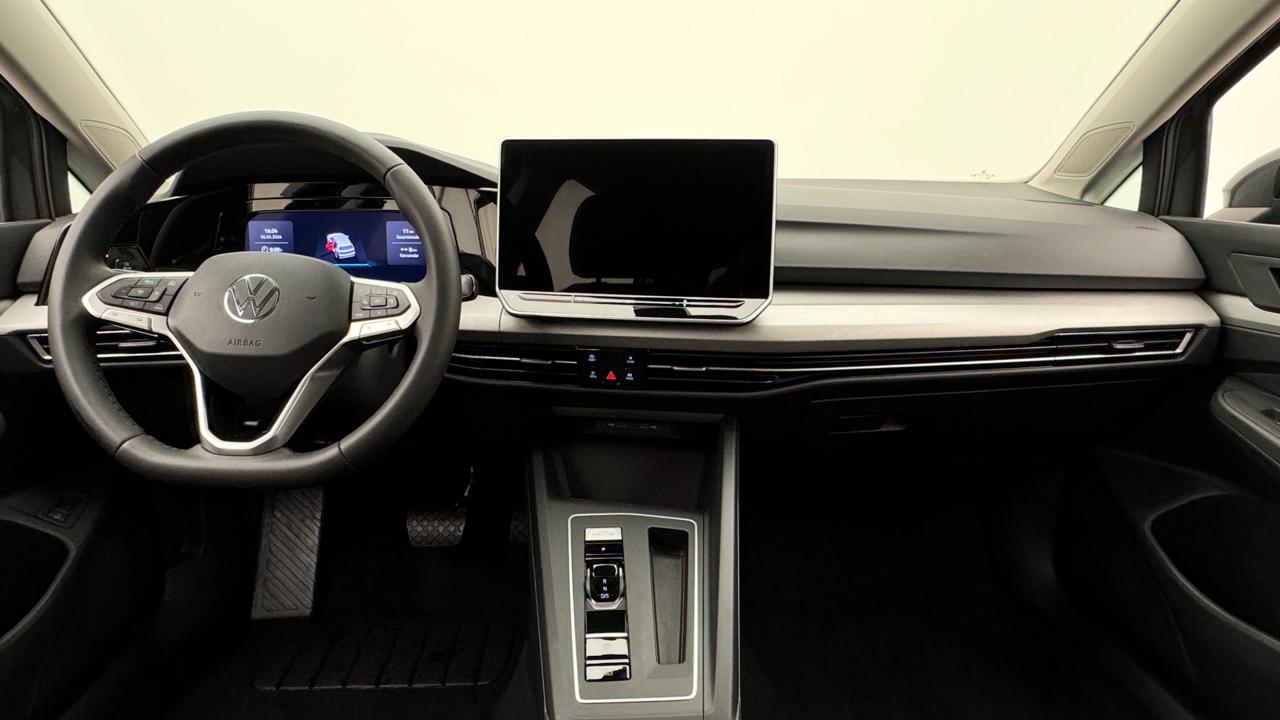 VW Golf VIII 1.5 TSI PHEV Limited-image-5