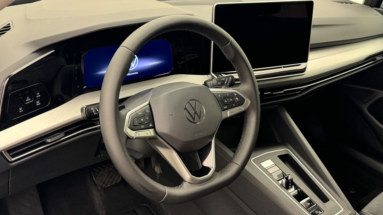 VW Golf VIII 1.5 TSI PHEV Limited-image-6